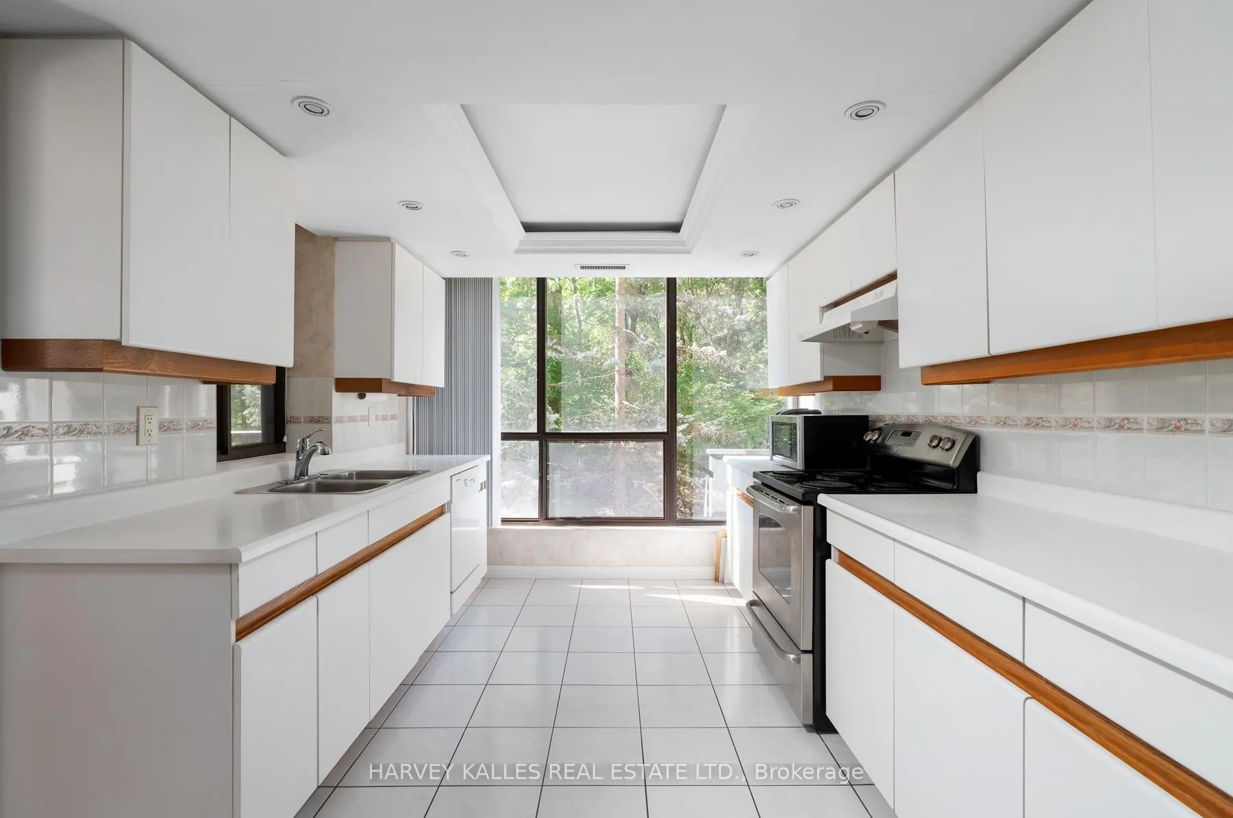 Photo 15 of Unit 405, 3900 Yonge Street, Toronto, Bedford Park-Nortown — HOMEH