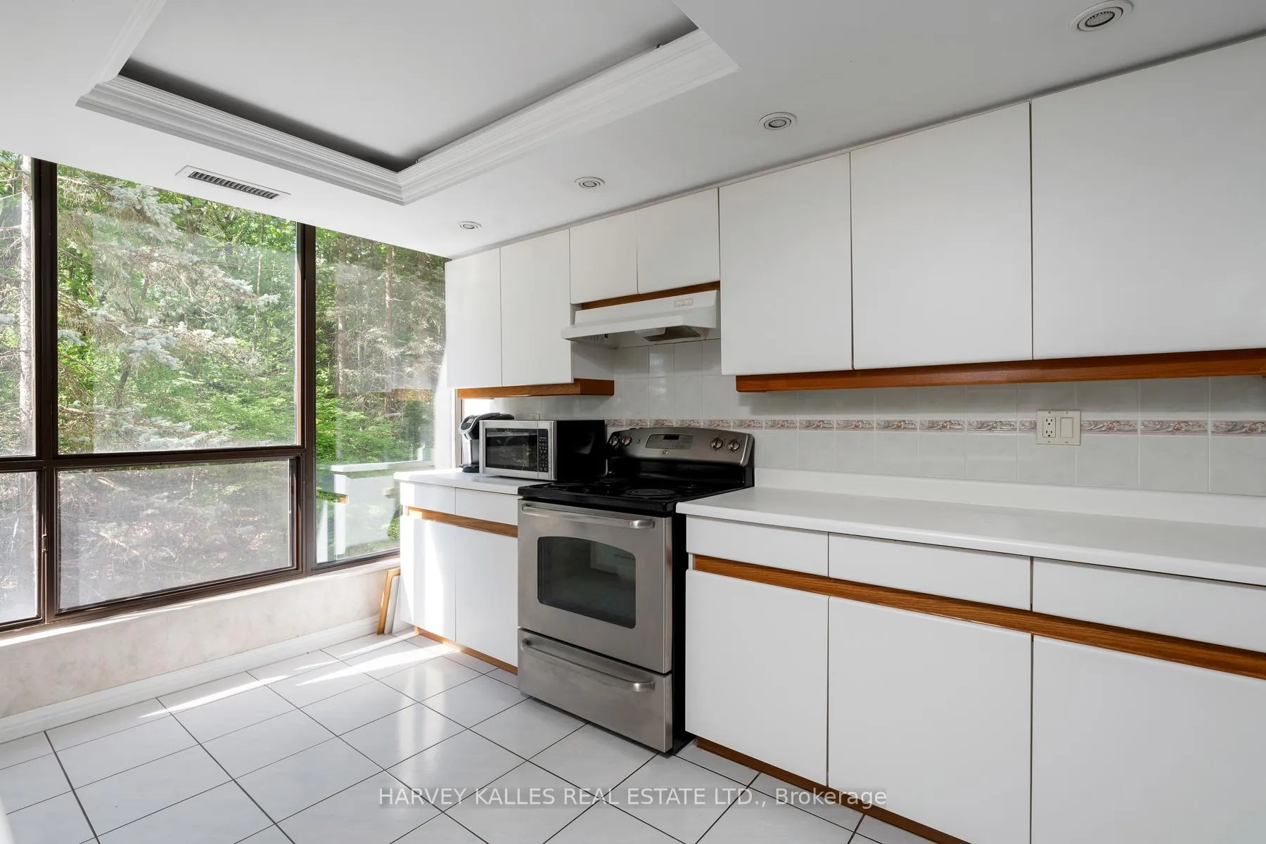 Photo 16 of Unit 405, 3900 Yonge Street, Toronto, Bedford Park-Nortown — HOMEH