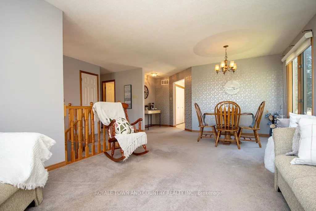 Photo 5 of 14 McGill Drive, Kawartha Lakes, Manvers — HOMEH