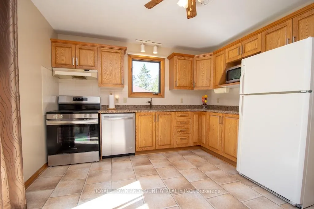 Photo 11 of 14 McGill Drive, Kawartha Lakes, Manvers — HOMEH