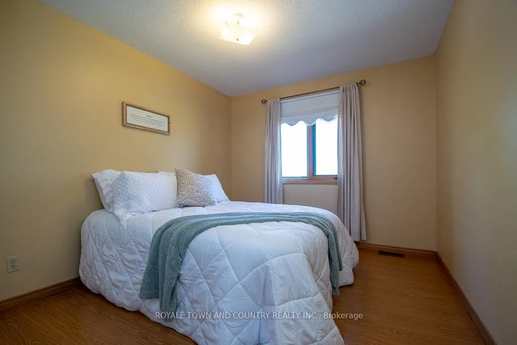 Photo 19 of 14 McGill Drive, Kawartha Lakes, Manvers — HOMEH