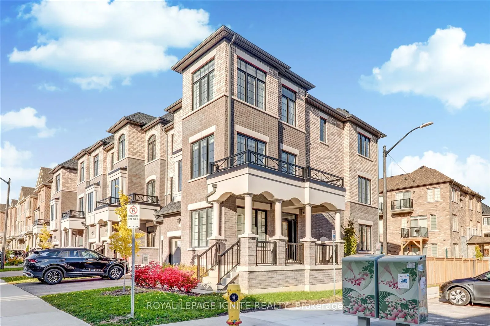 Photo 3 of 8 Kingfisher Way, Whitby, Lynde Creek — HOMEH
