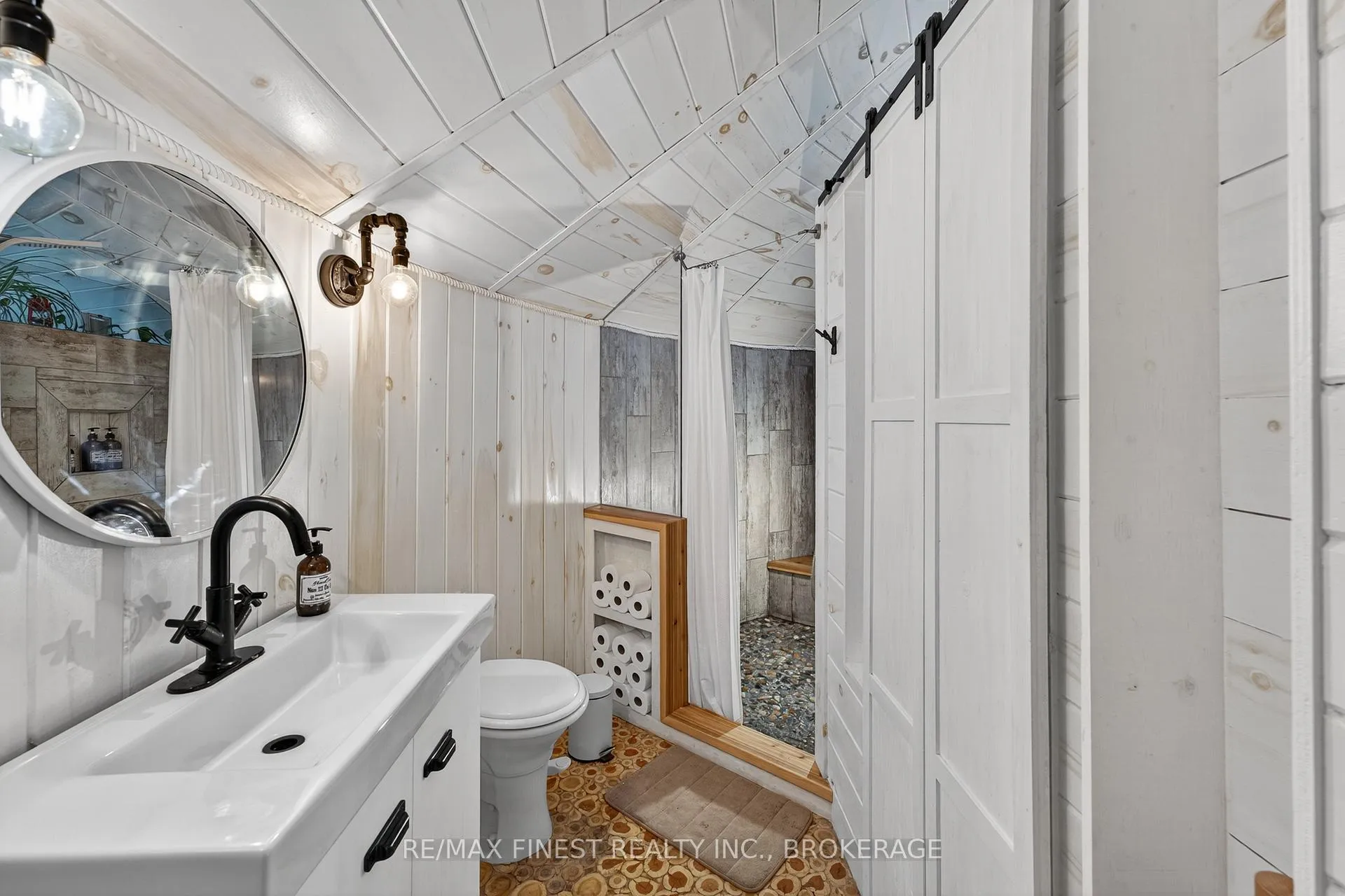 Photo 16 of 922 Lime Lake Road, Greater Napanee — HOMEH