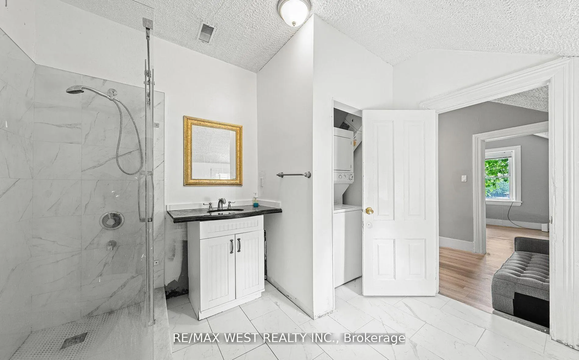 Photo 7 of 58 Brook Street E, Cambridge — HOMEH