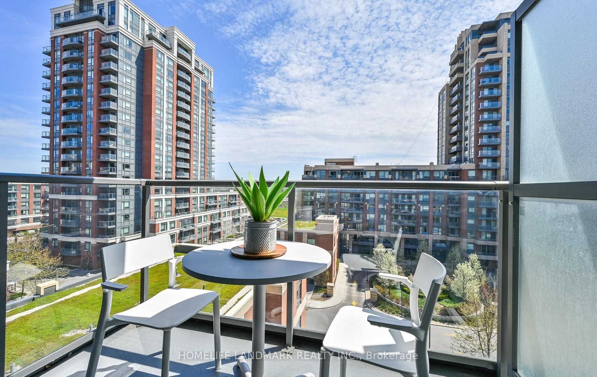 Photo 13 of Unit 726, 28 Uptown Drive, Markham, Unionville — HOMEH