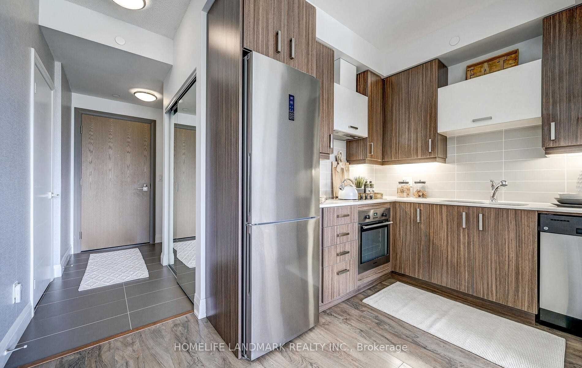 Photo 4 of Unit 726, 28 Uptown Drive, Markham, Unionville — HOMEH
