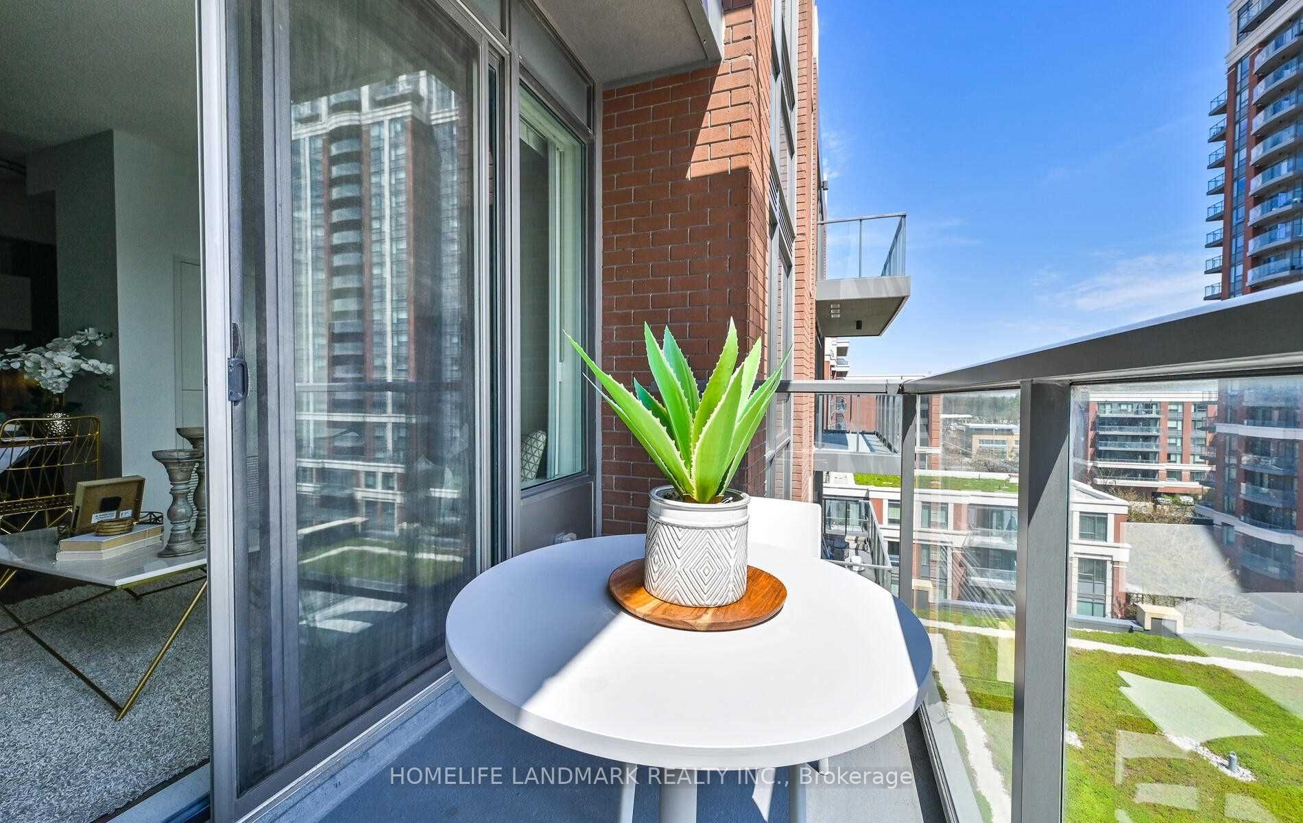Photo 12 of Unit 726, 28 Uptown Drive, Markham, Unionville — HOMEH