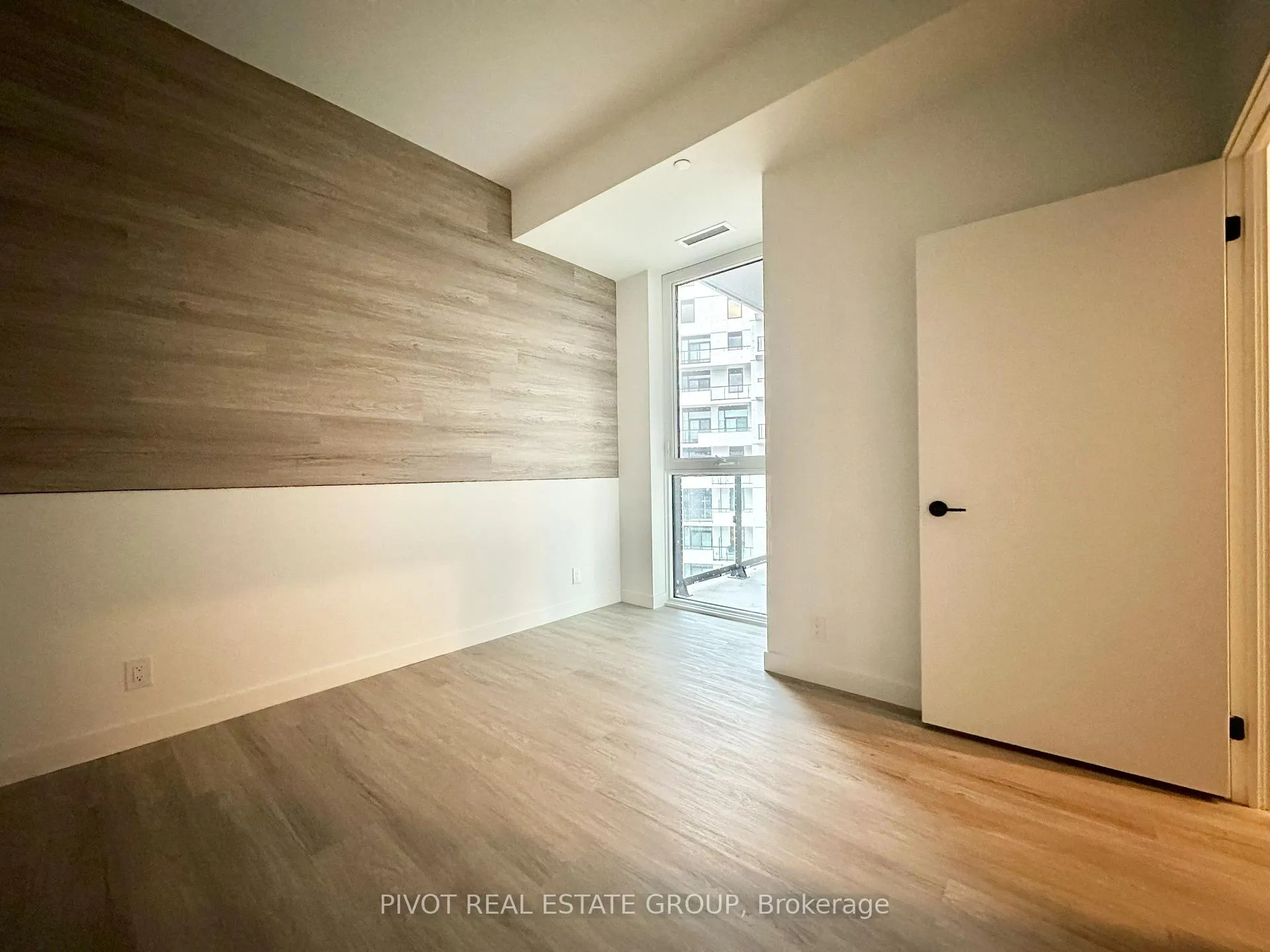Photo 3 of Unit 725, 1050 Eastern Avenue, Toronto, The Beaches — HOMEH