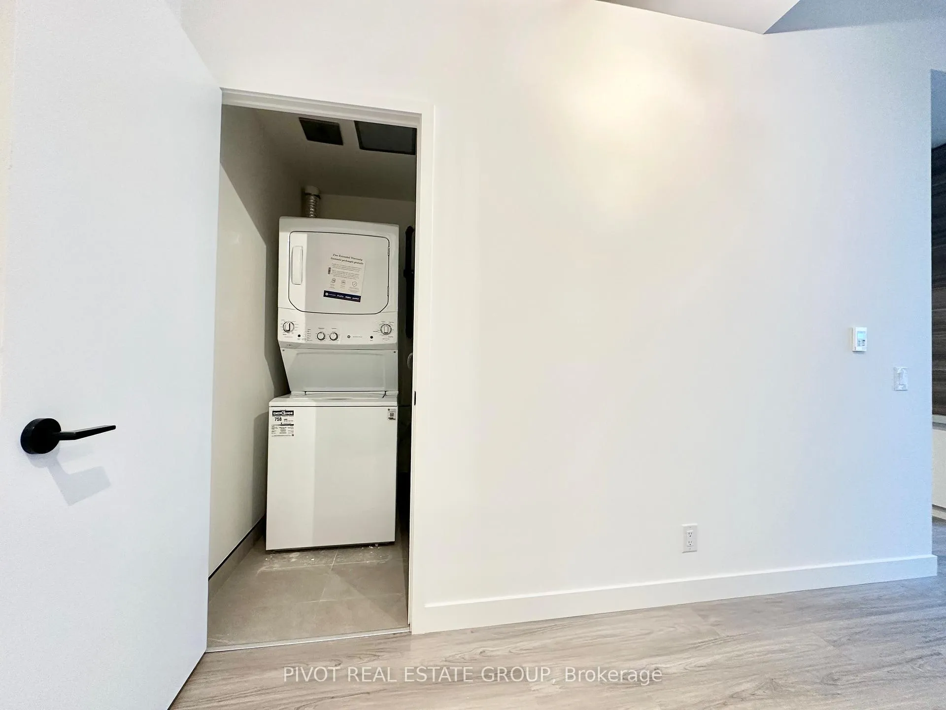 Photo 5 of Unit 725, 1050 Eastern Avenue, Toronto, The Beaches — HOMEH