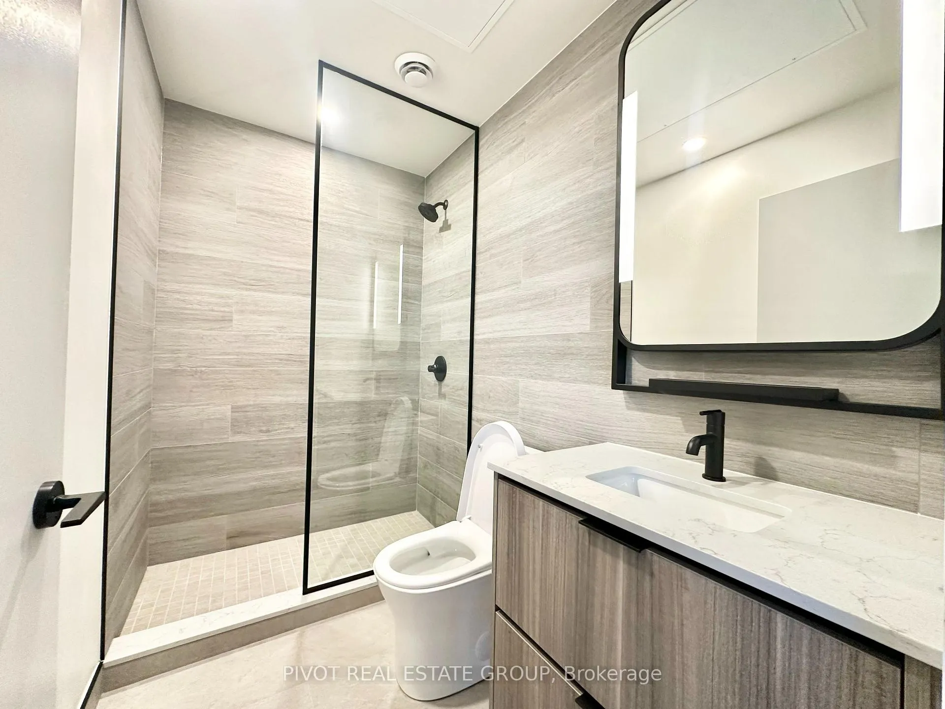 Photo 7 of Unit 725, 1050 Eastern Avenue, Toronto, The Beaches — HOMEH