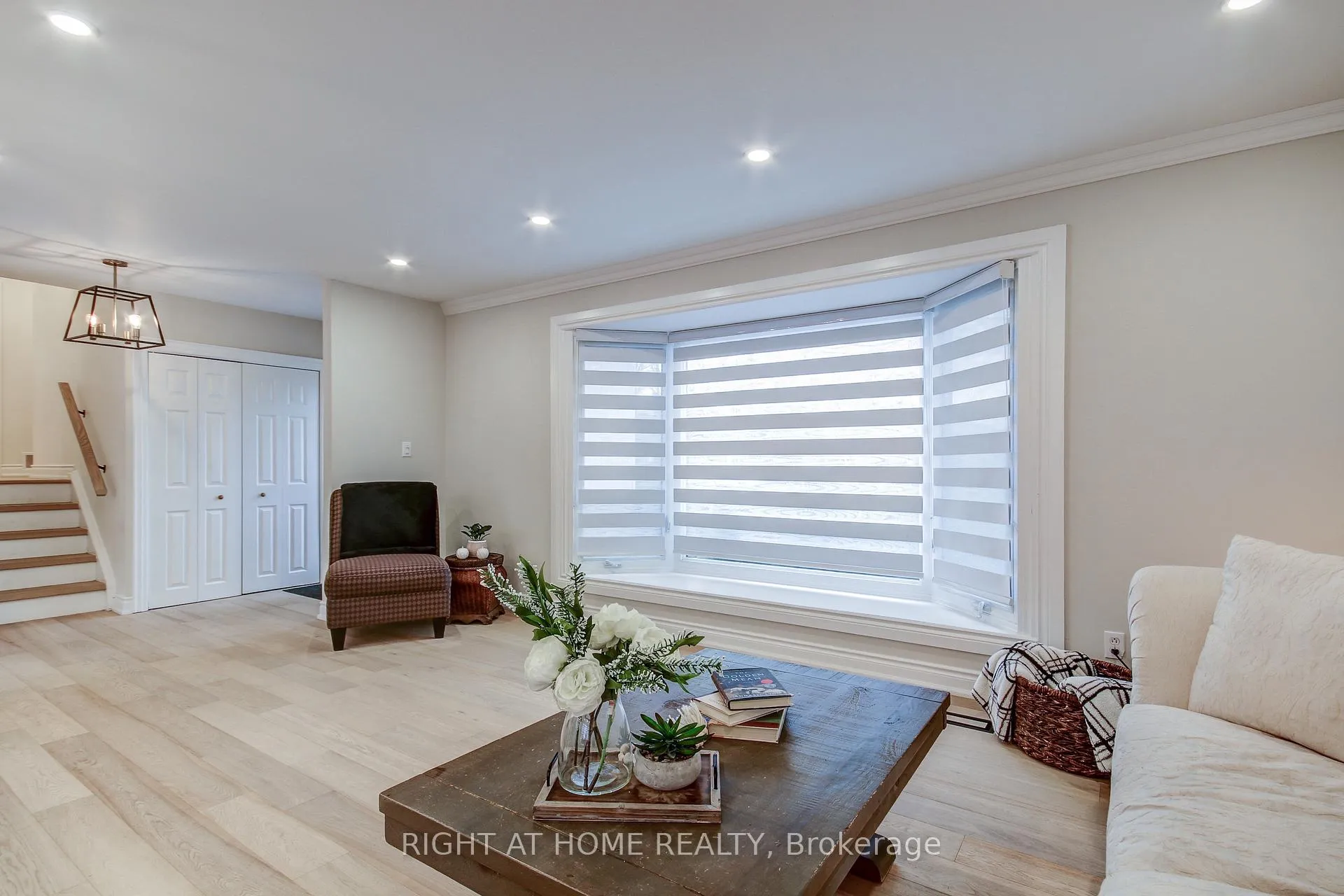 Photo 5 of 5264 Woodhaven Drive, Burlington, Appleby — HOMEH