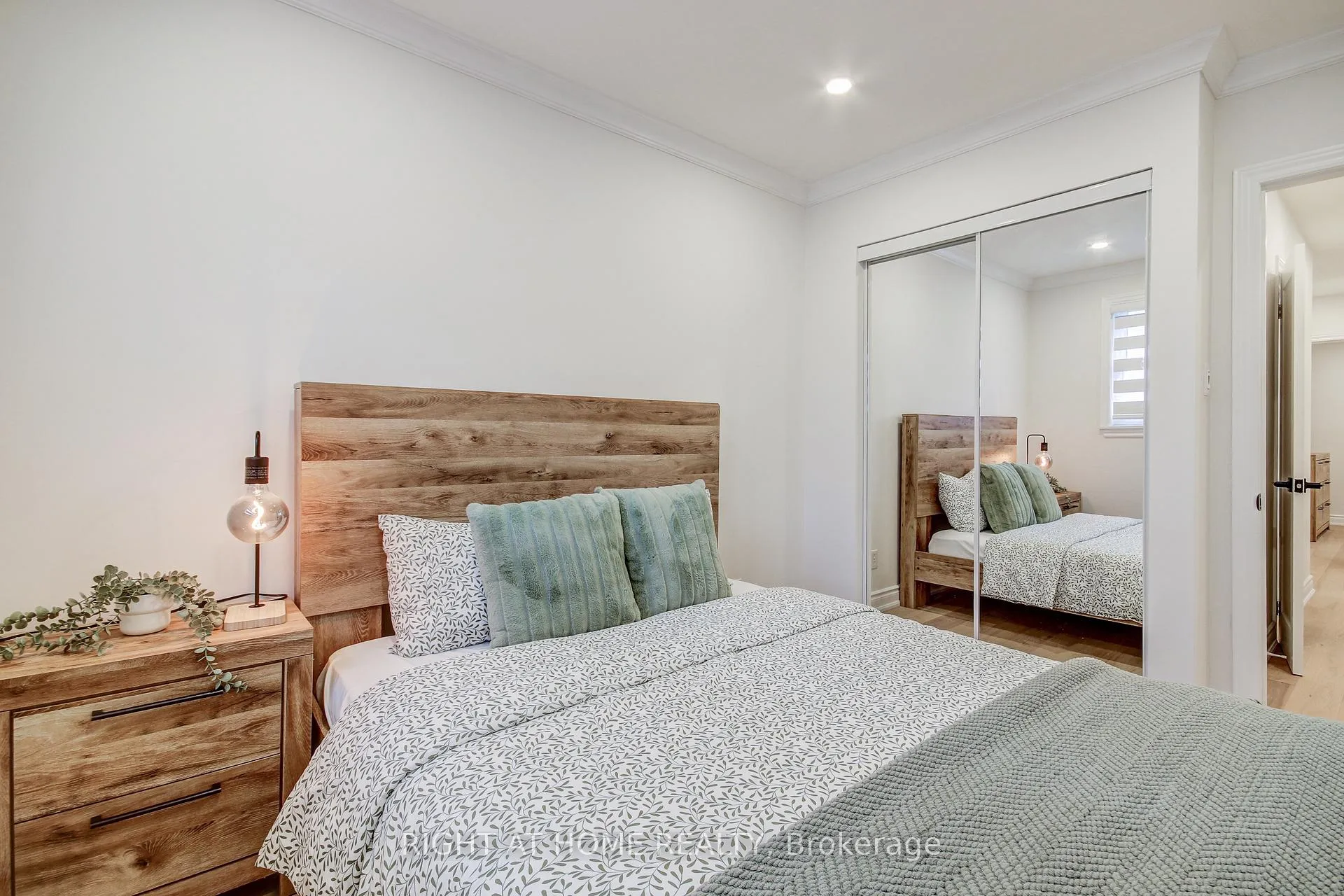 Photo 23 of 5264 Woodhaven Drive, Burlington, Appleby — HOMEH