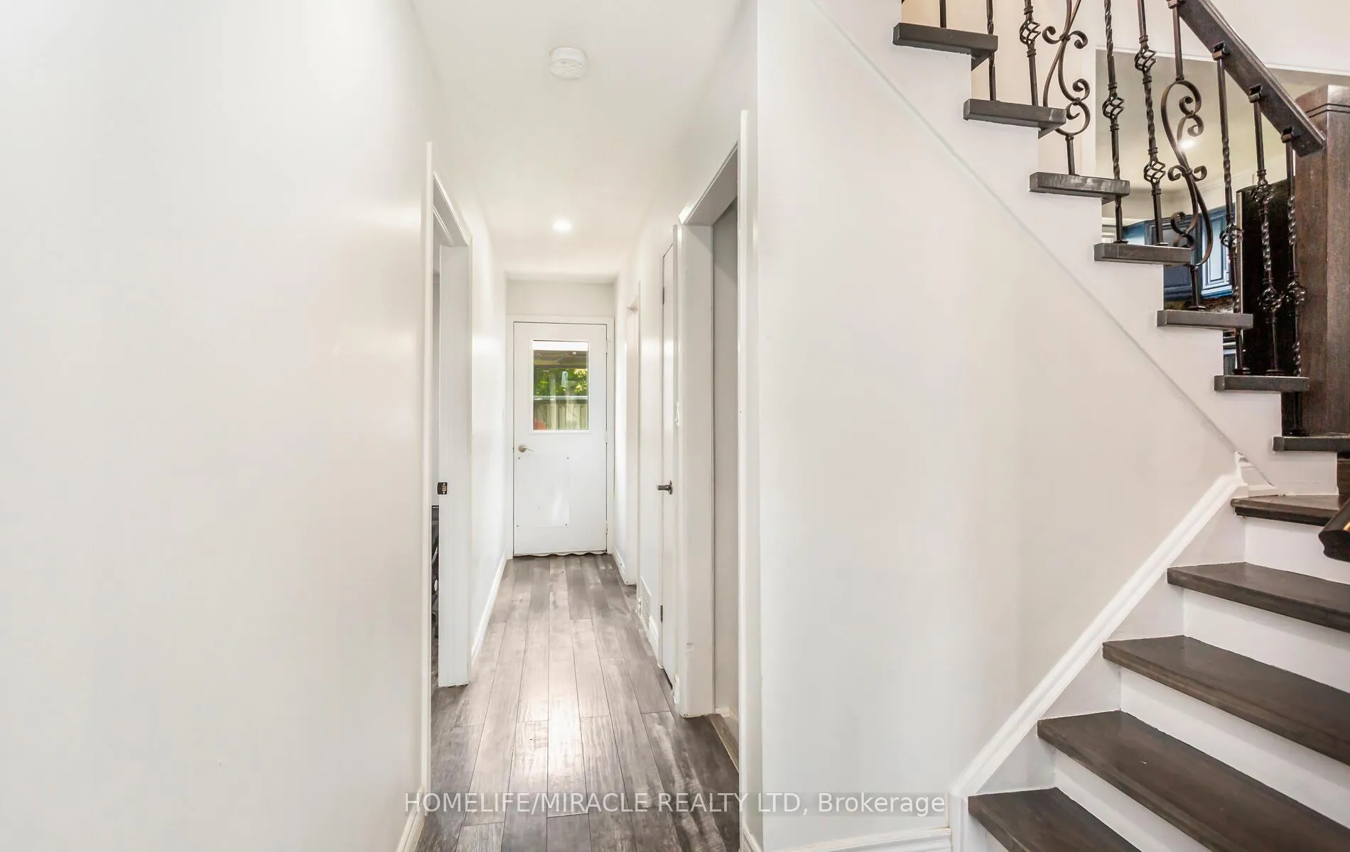 Photo 10 of 1756 Briarwood Drive, Cambridge, Galt City Centre — HOMEH