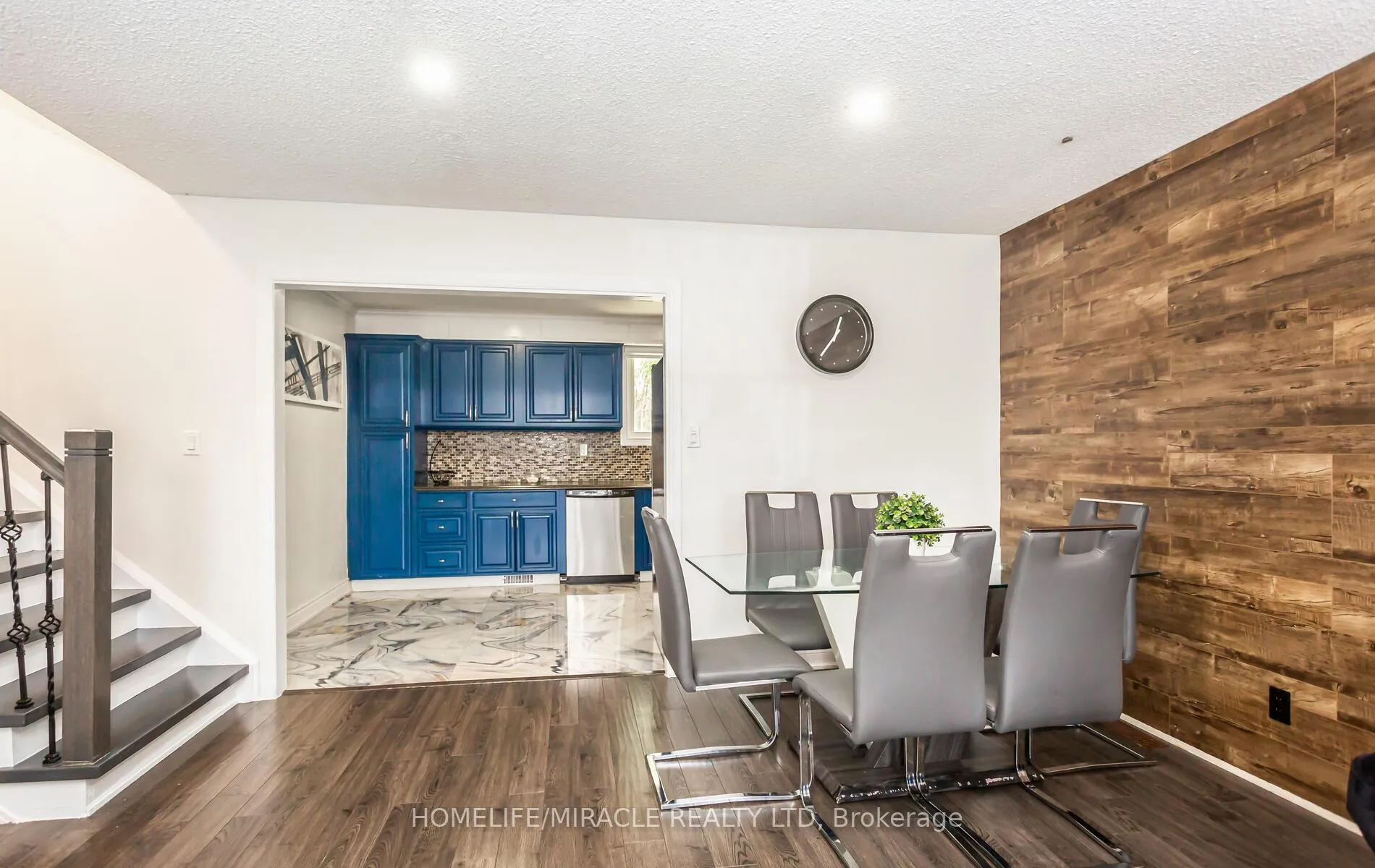 Photo 17 of 1756 Briarwood Drive, Cambridge, Galt City Centre — HOMEH