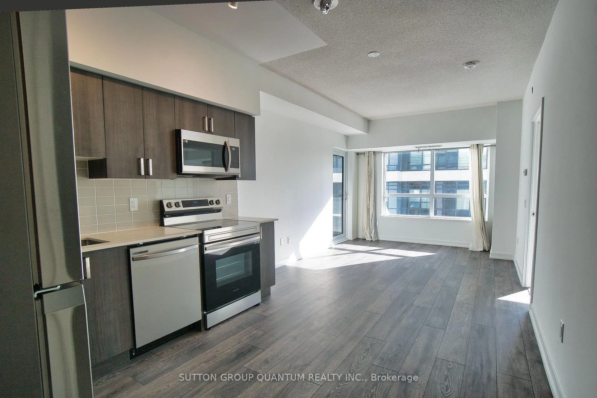 Photo 4 of Unit 604, 1455 Celebration Drive, Pickering, Bay Ridges — HOMEH