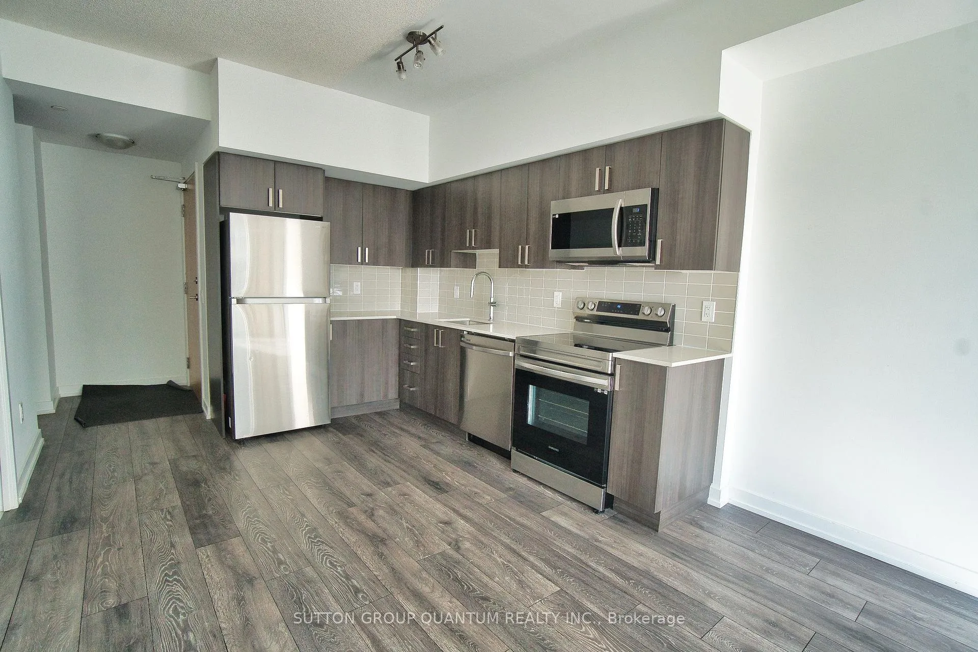 Photo 8 of Unit 604, 1455 Celebration Drive, Pickering, Bay Ridges — HOMEH