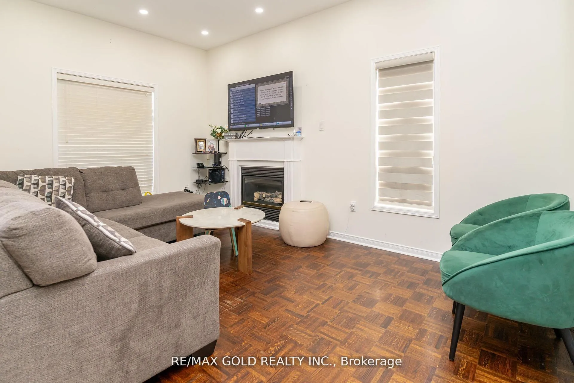 Photo 8 of 32 Rubysilver Drive, Brampton, Vales of Castlemore — HOMEH