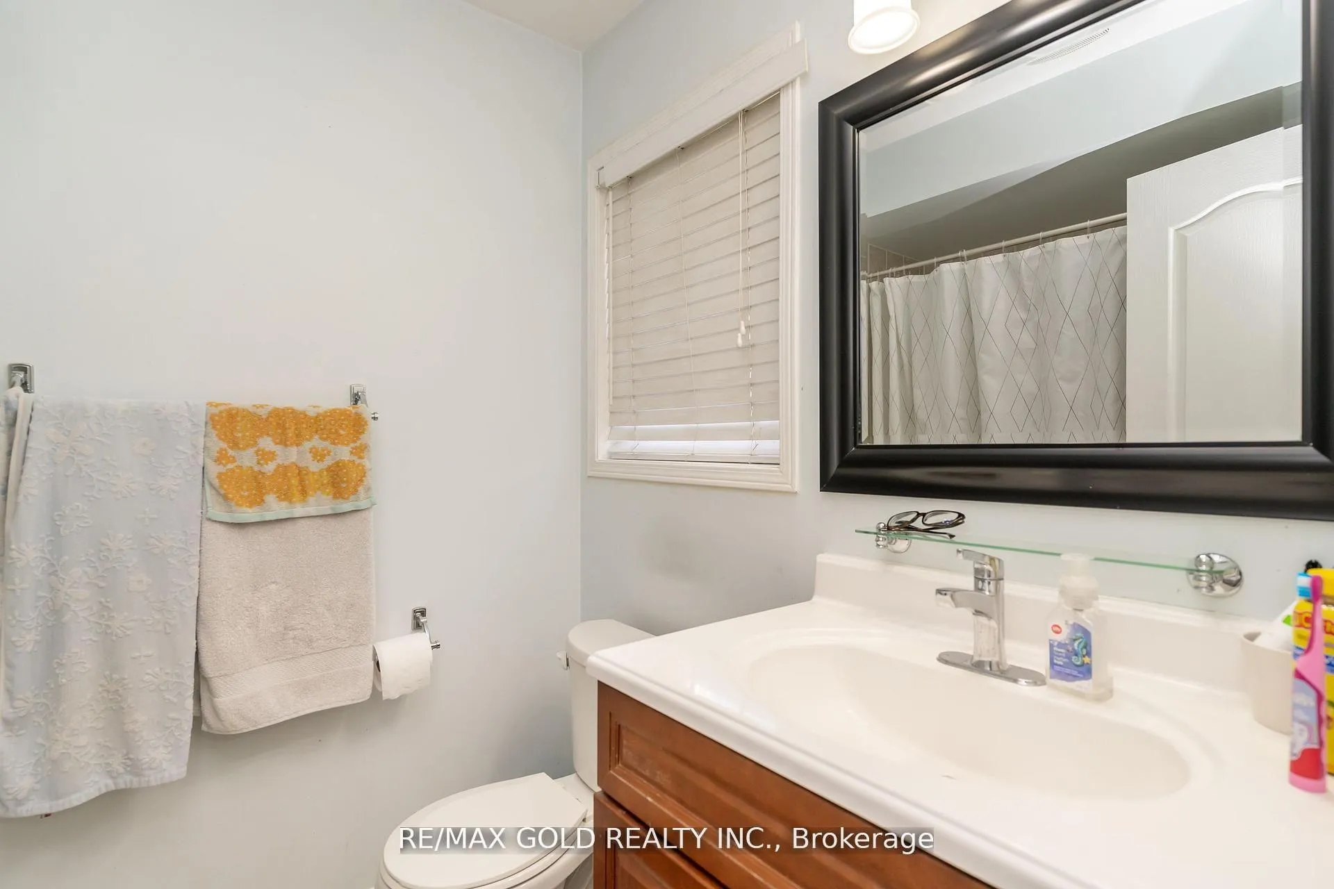 Photo 22 of 32 Rubysilver Drive, Brampton, Vales of Castlemore — HOMEH
