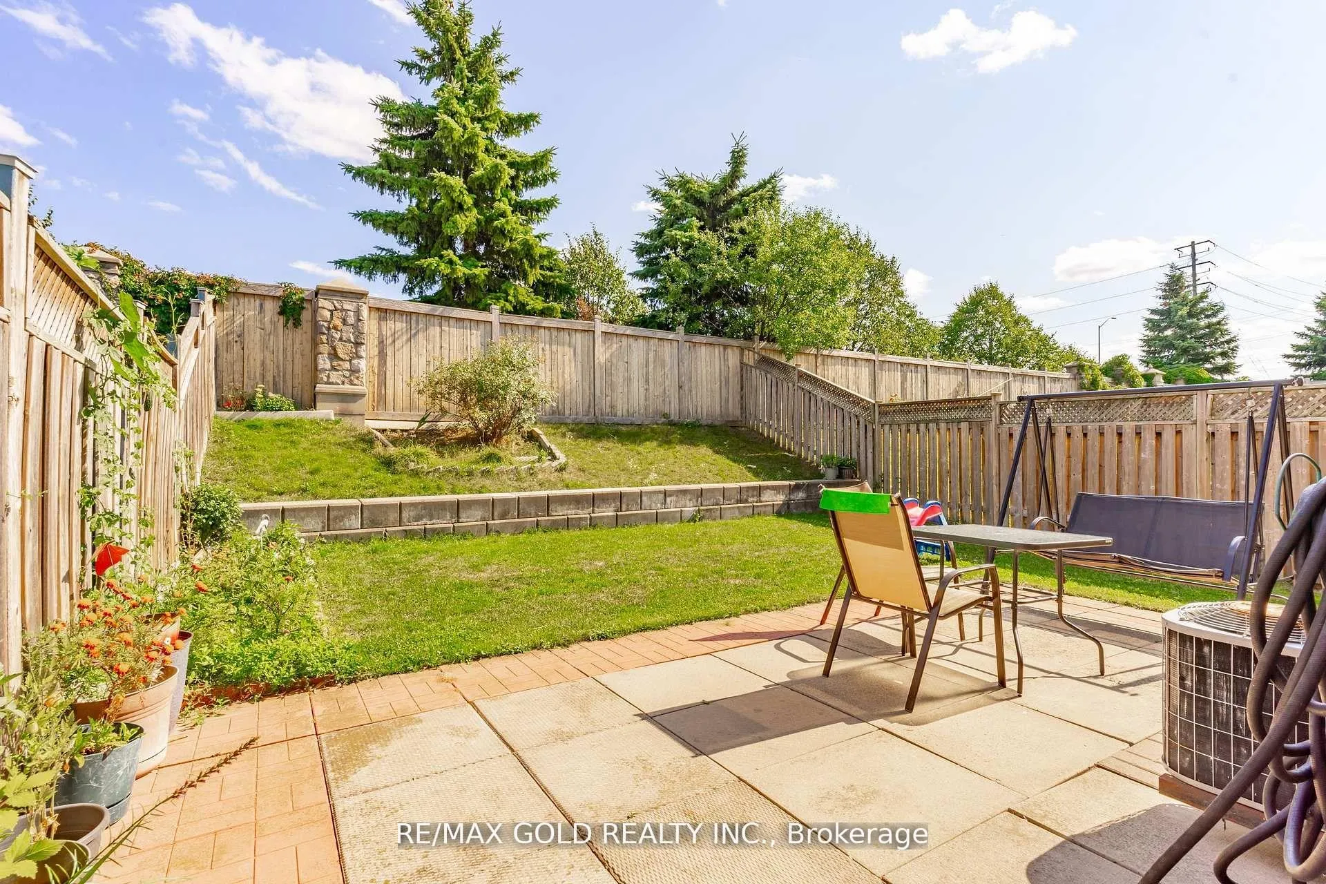 Photo 29 of 32 Rubysilver Drive, Brampton, Vales of Castlemore — HOMEH