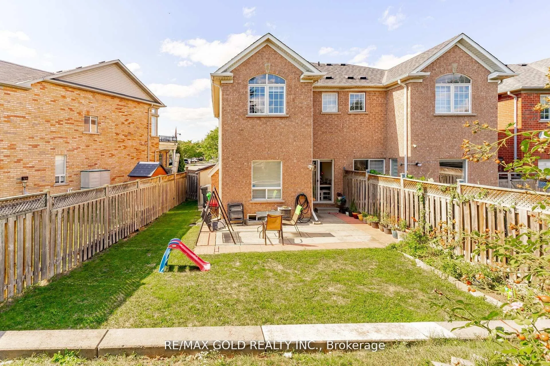 Photo 32 of 32 Rubysilver Drive, Brampton, Vales of Castlemore — HOMEH