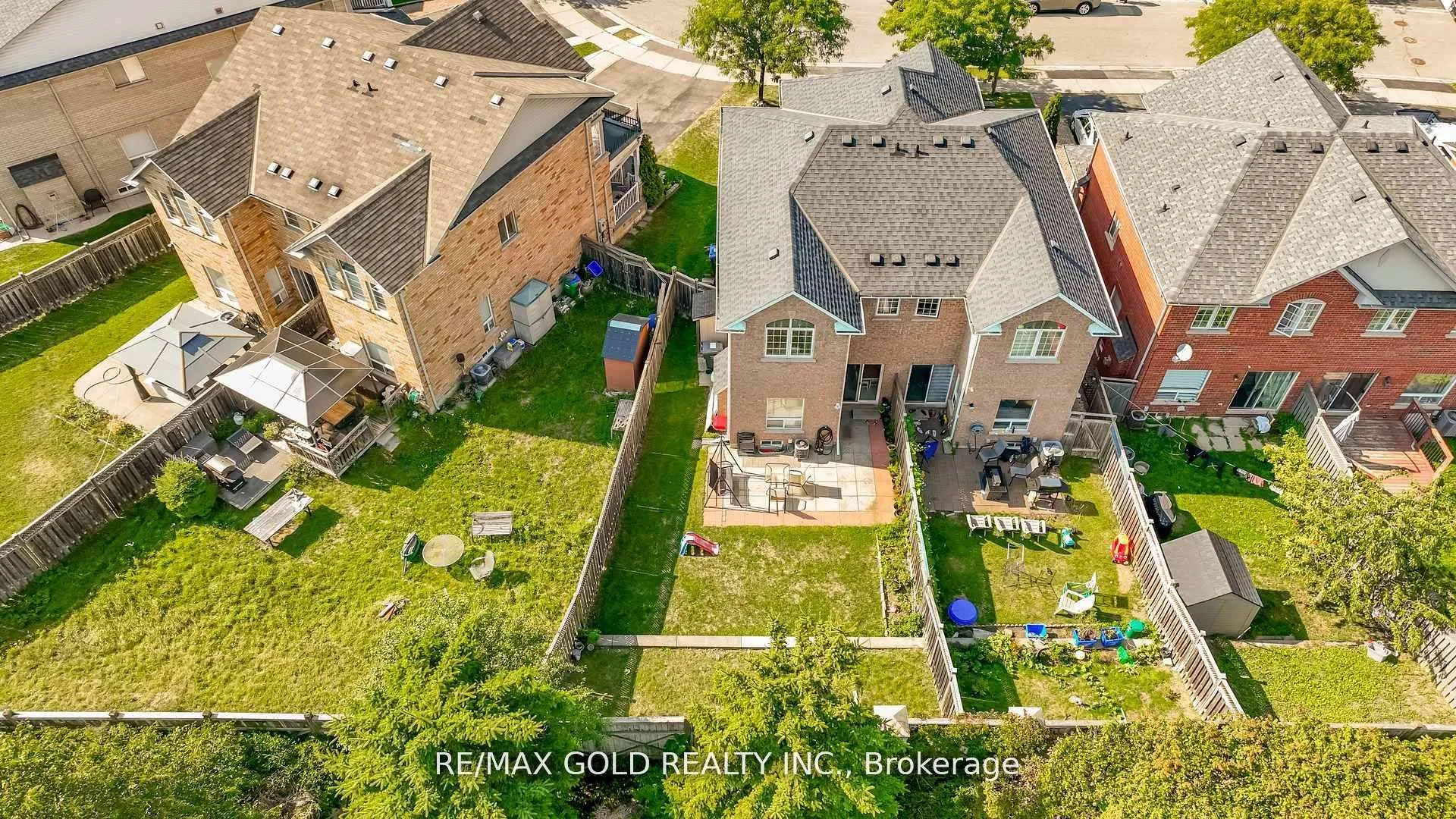 Photo 34 of 32 Rubysilver Drive, Brampton, Vales of Castlemore — HOMEH