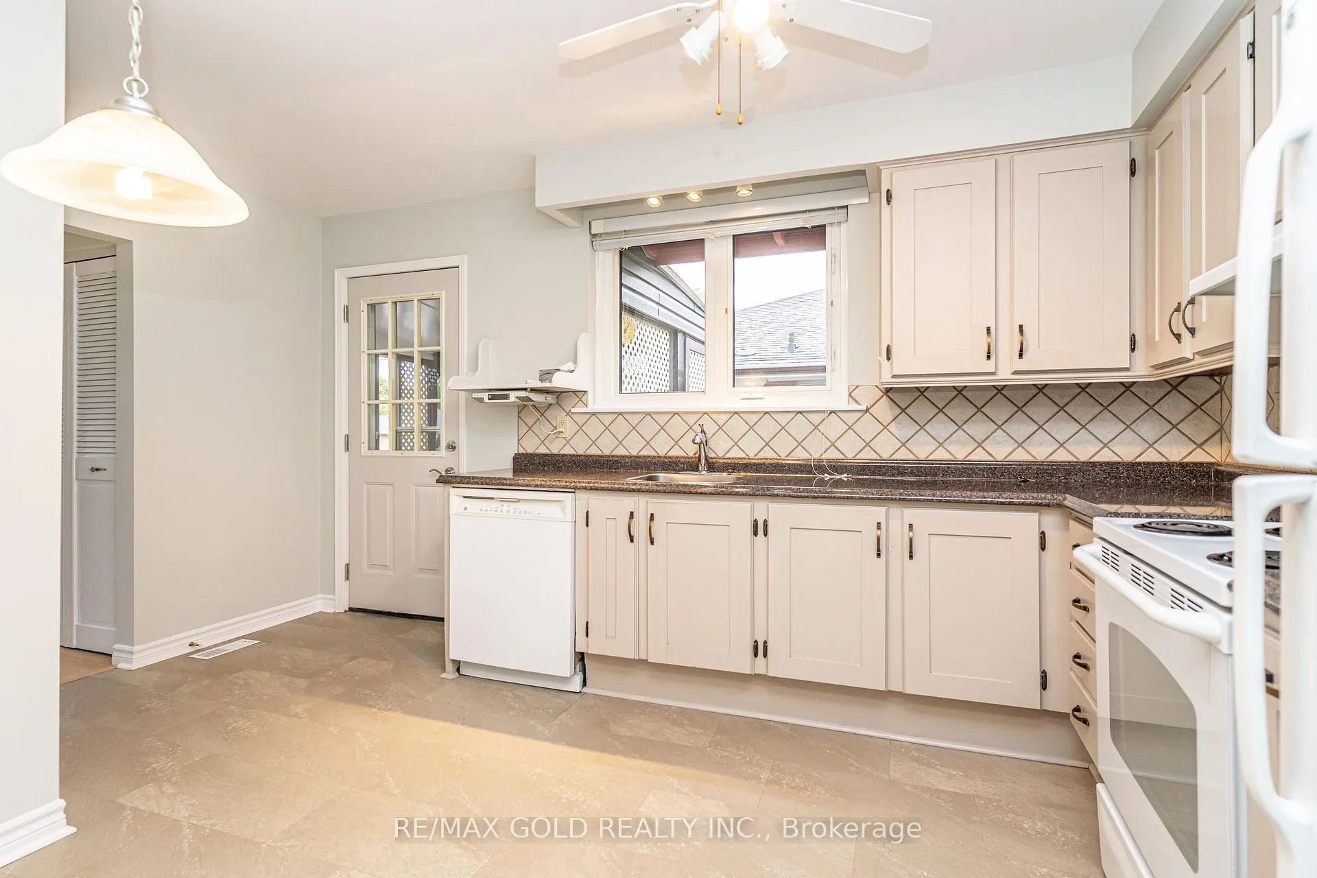 Photo 13 of 57 alderbury Crescent, Brampton, Avondale — HOMEH