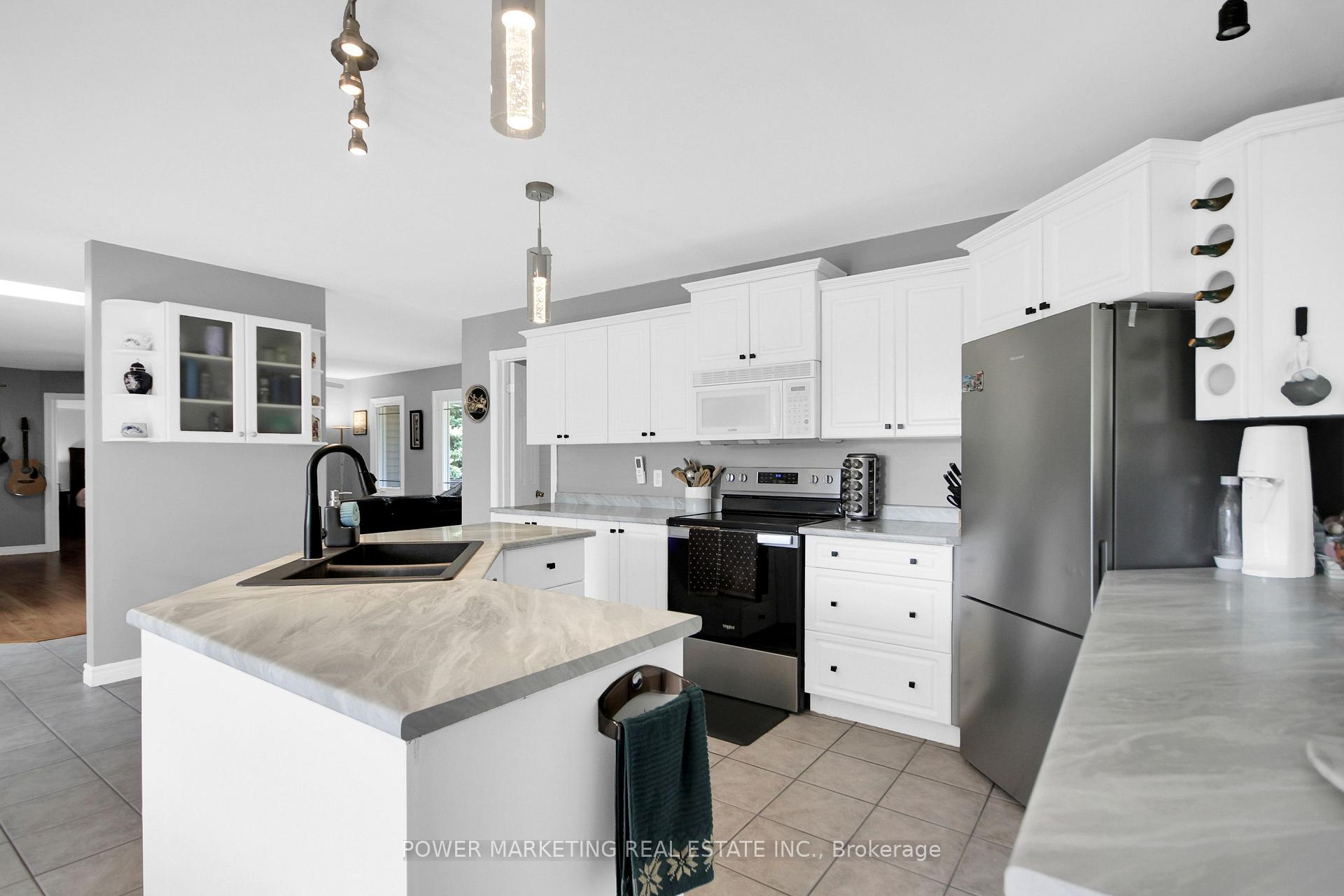 Photo 16 of 1441 Stagecoach Road, Ottawa, Greely — HOMEH