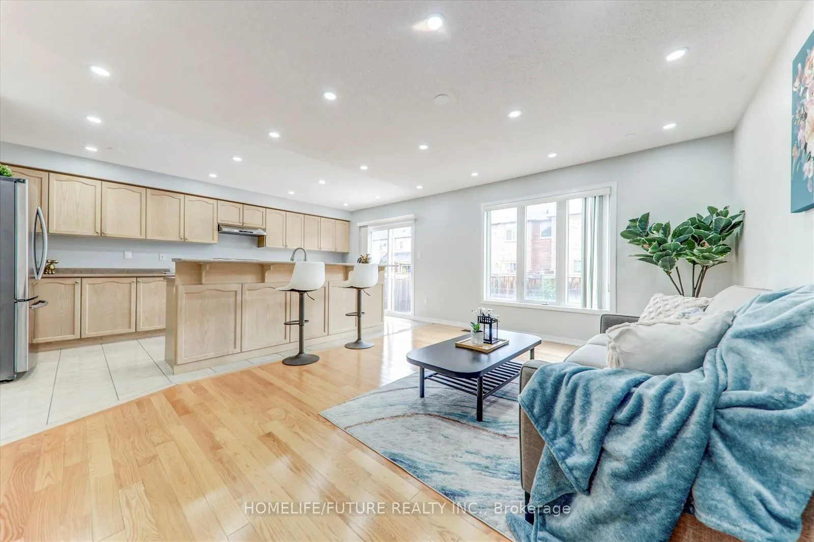 Photo 5 of 13 Oklahoma Drive, Brampton, Brampton East — HOMEH