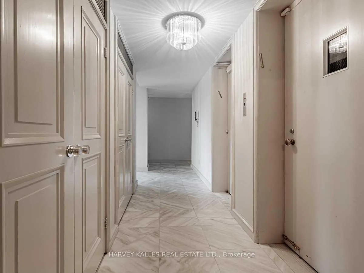 Photo 5 of Unit 201, 2600 Bathurst Street, Toronto, Englemount-Lawrence — HOMEH