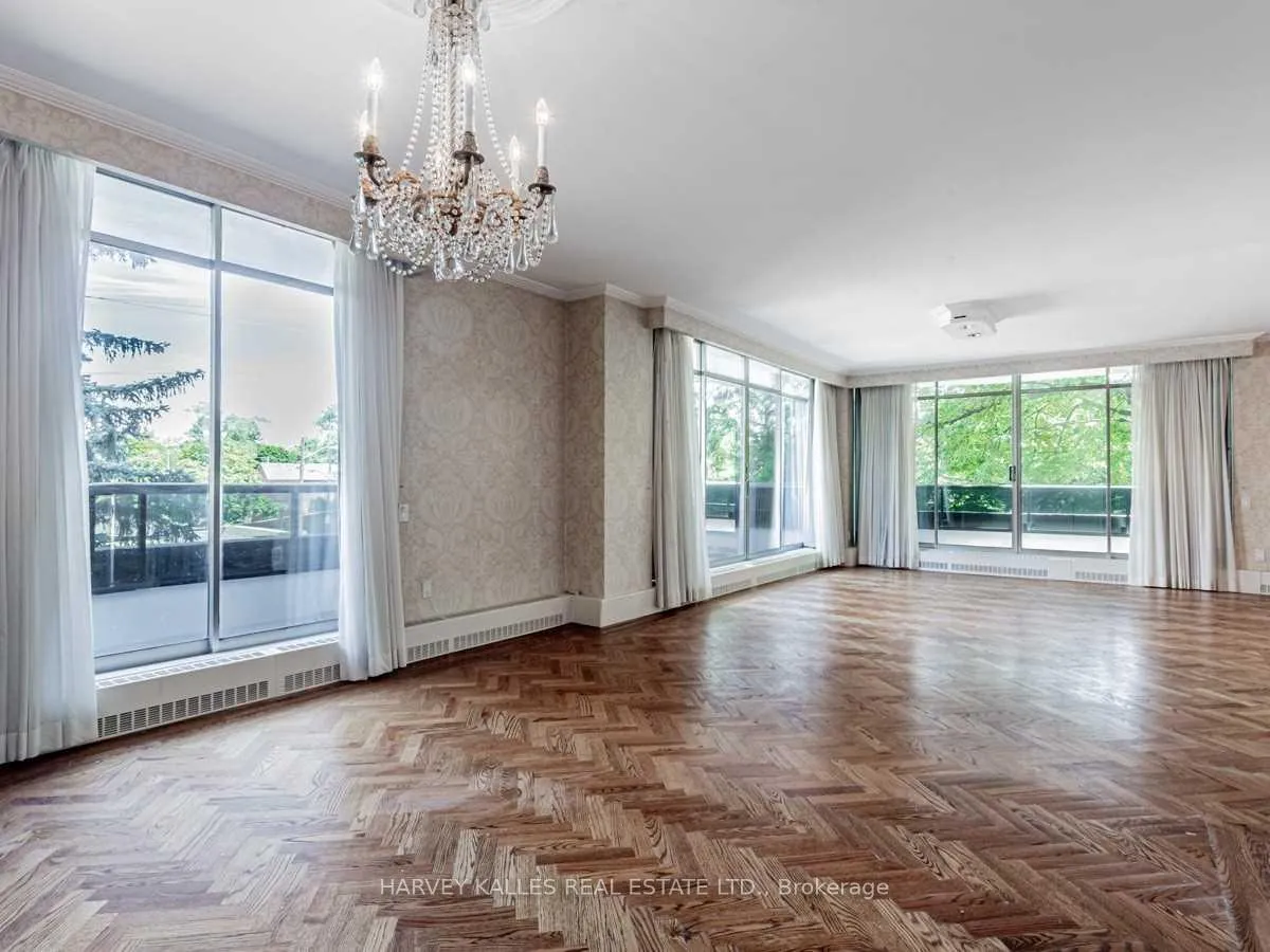 Photo 6 of Unit 201, 2600 Bathurst Street, Toronto, Englemount-Lawrence — HOMEH