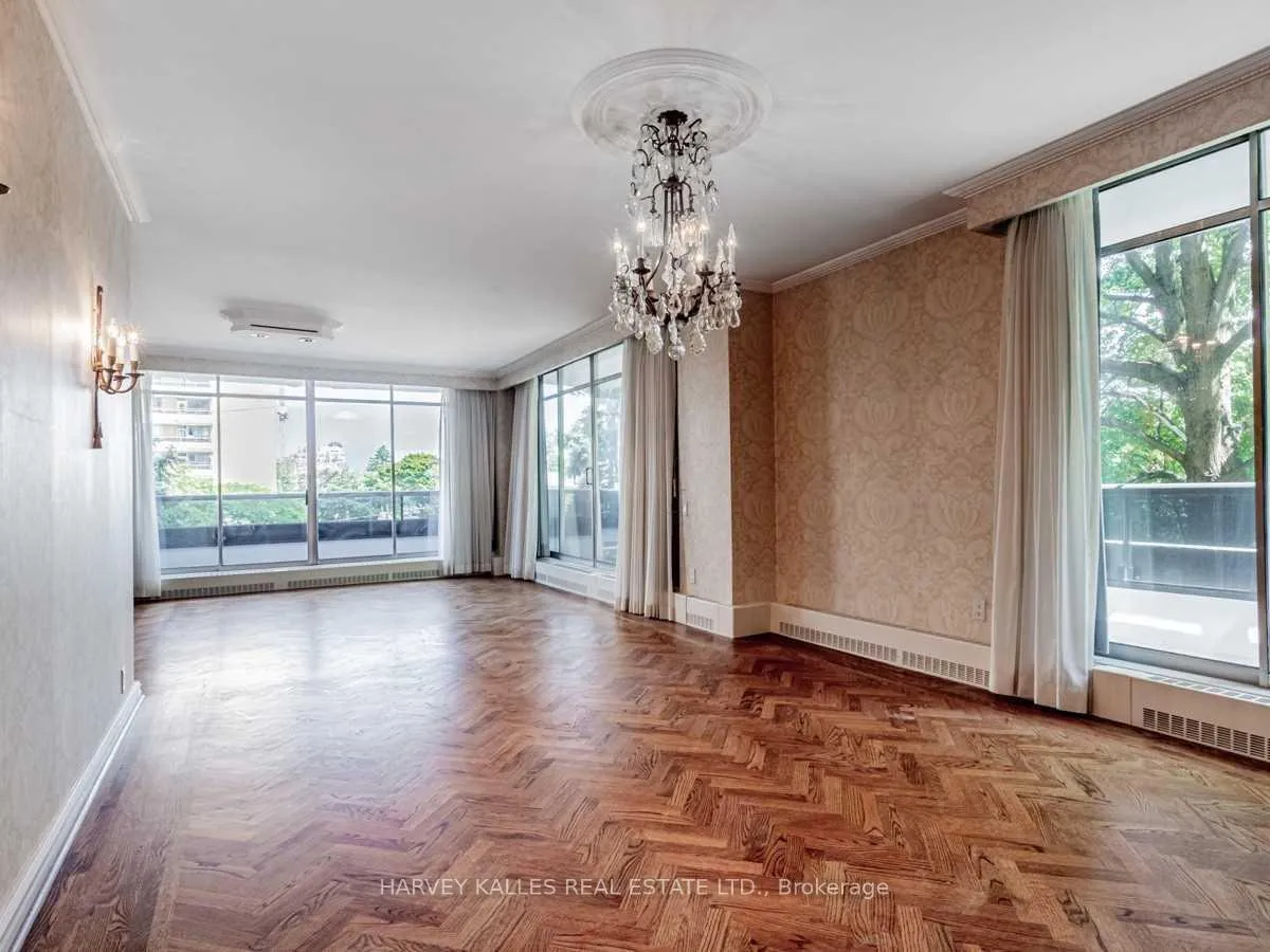 Photo 7 of Unit 201, 2600 Bathurst Street, Toronto, Englemount-Lawrence — HOMEH