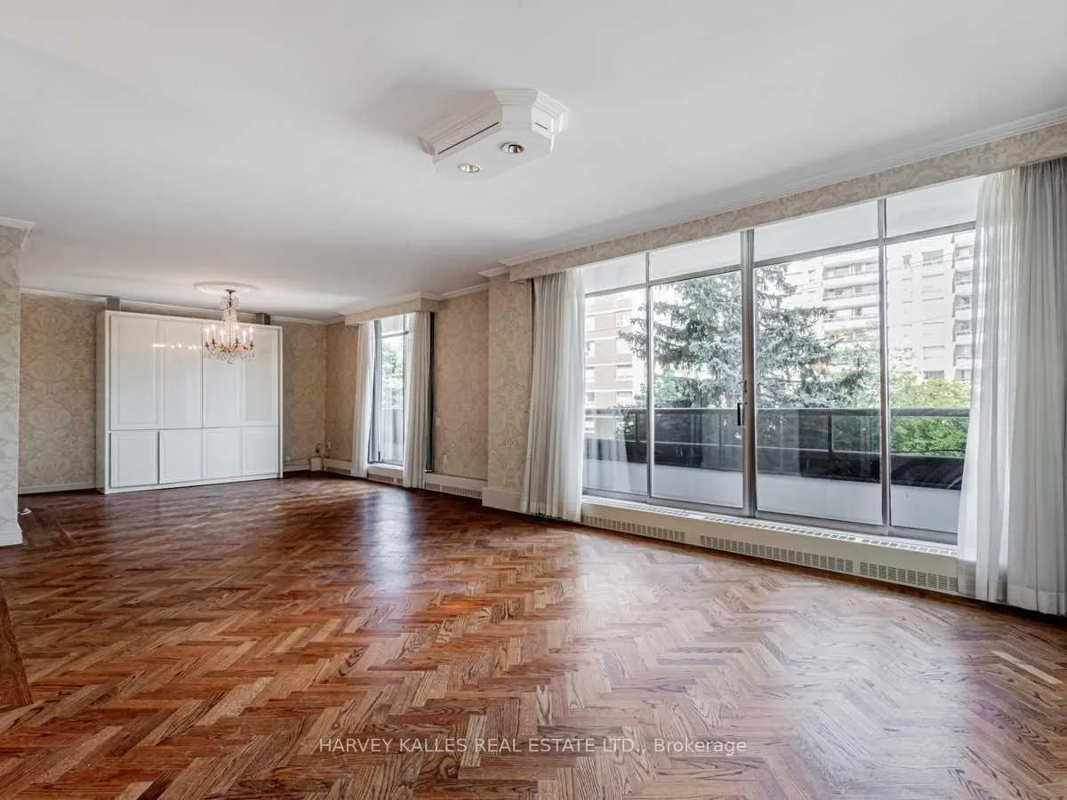 Photo 11 of Unit 201, 2600 Bathurst Street, Toronto, Englemount-Lawrence — HOMEH