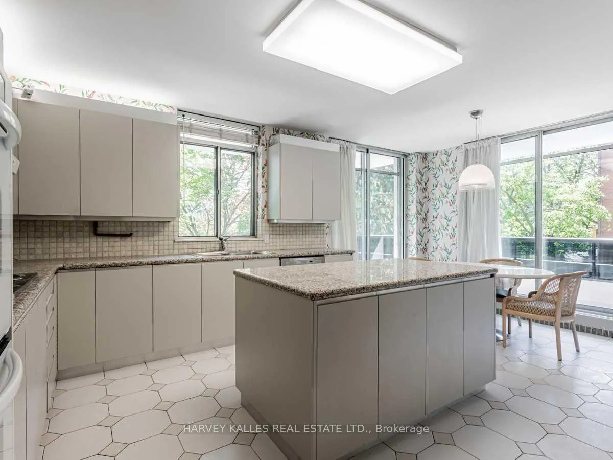 Photo 14 of Unit 201, 2600 Bathurst Street, Toronto, Englemount-Lawrence — HOMEH