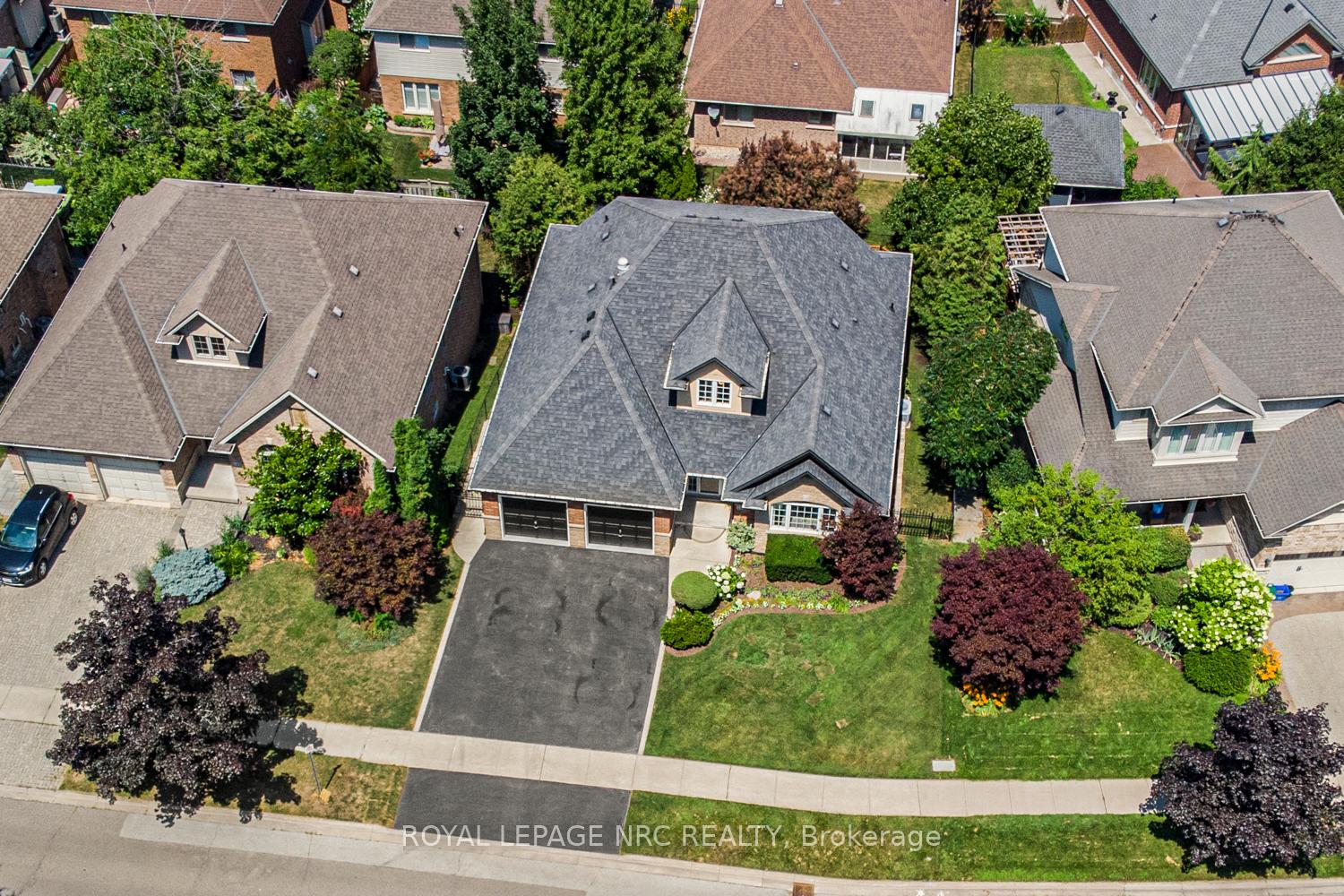 Photo 3 of 149 Dorchester Drive, Grimsby, Grimsby East — HOMEH