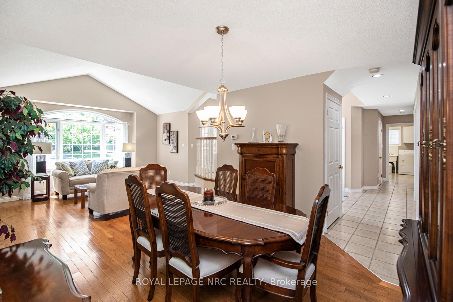 Photo 9 of 149 Dorchester Drive, Grimsby, Grimsby East — HOMEH