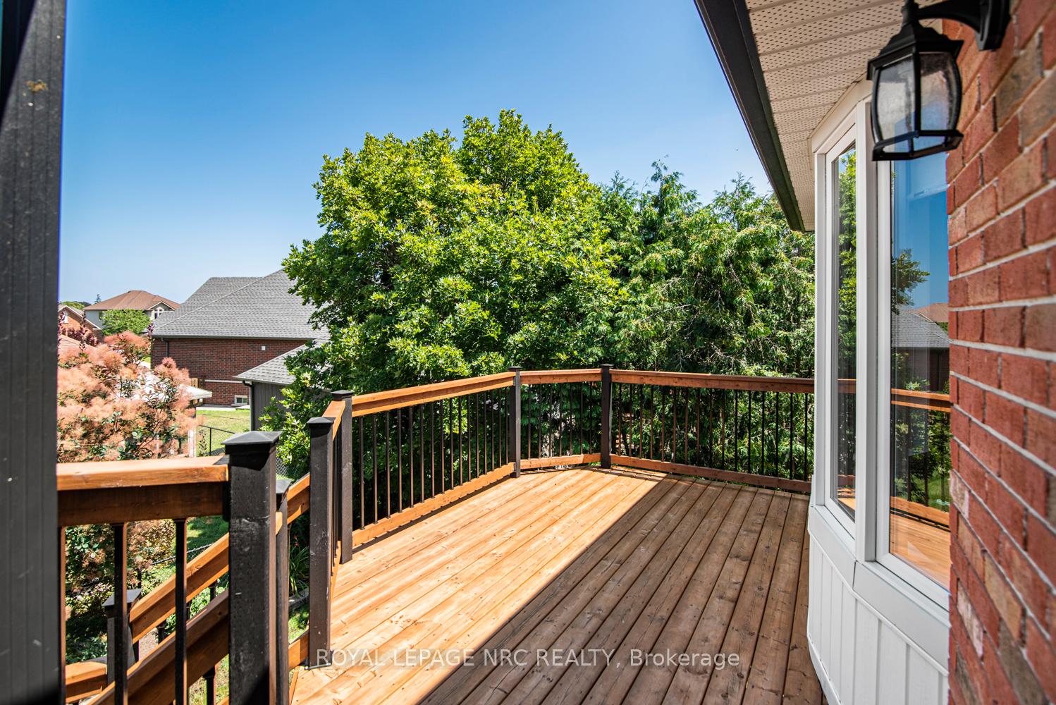 Photo 16 of 149 Dorchester Drive, Grimsby, Grimsby East — HOMEH