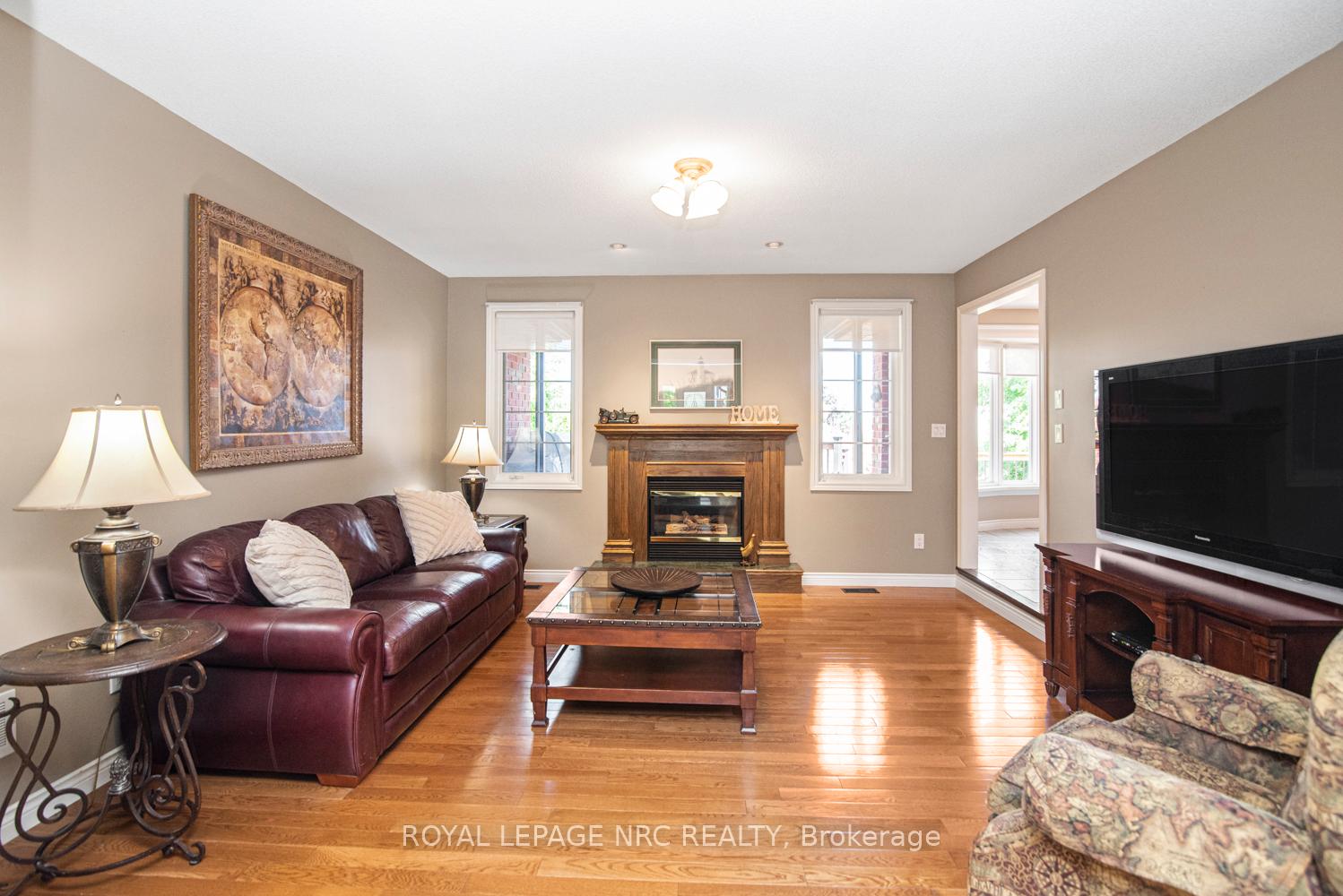 Photo 18 of 149 Dorchester Drive, Grimsby, Grimsby East — HOMEH