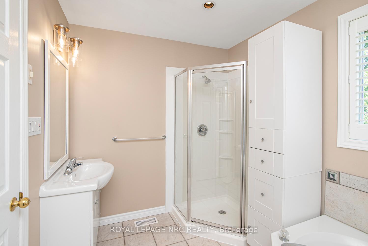 Photo 21 of 149 Dorchester Drive, Grimsby, Grimsby East — HOMEH