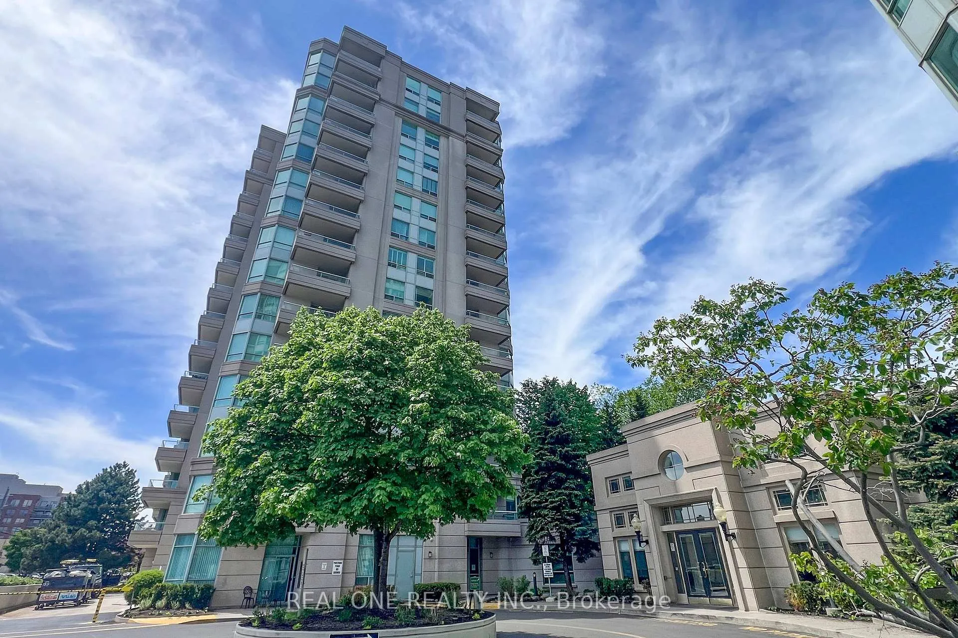Photo 3 of Unit 101, 8 Covington Road, Toronto, Englemount-Lawrence — HOMEH