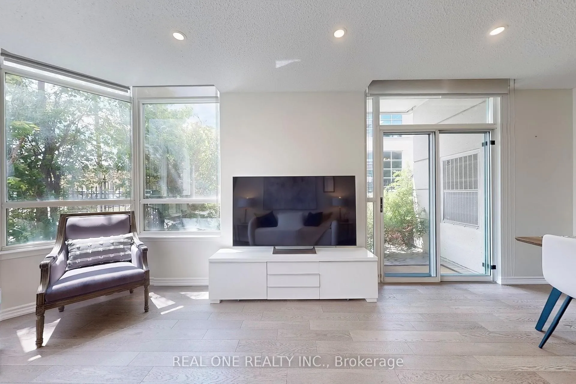 Photo 8 of Unit 101, 8 Covington Road, Toronto, Englemount-Lawrence — HOMEH