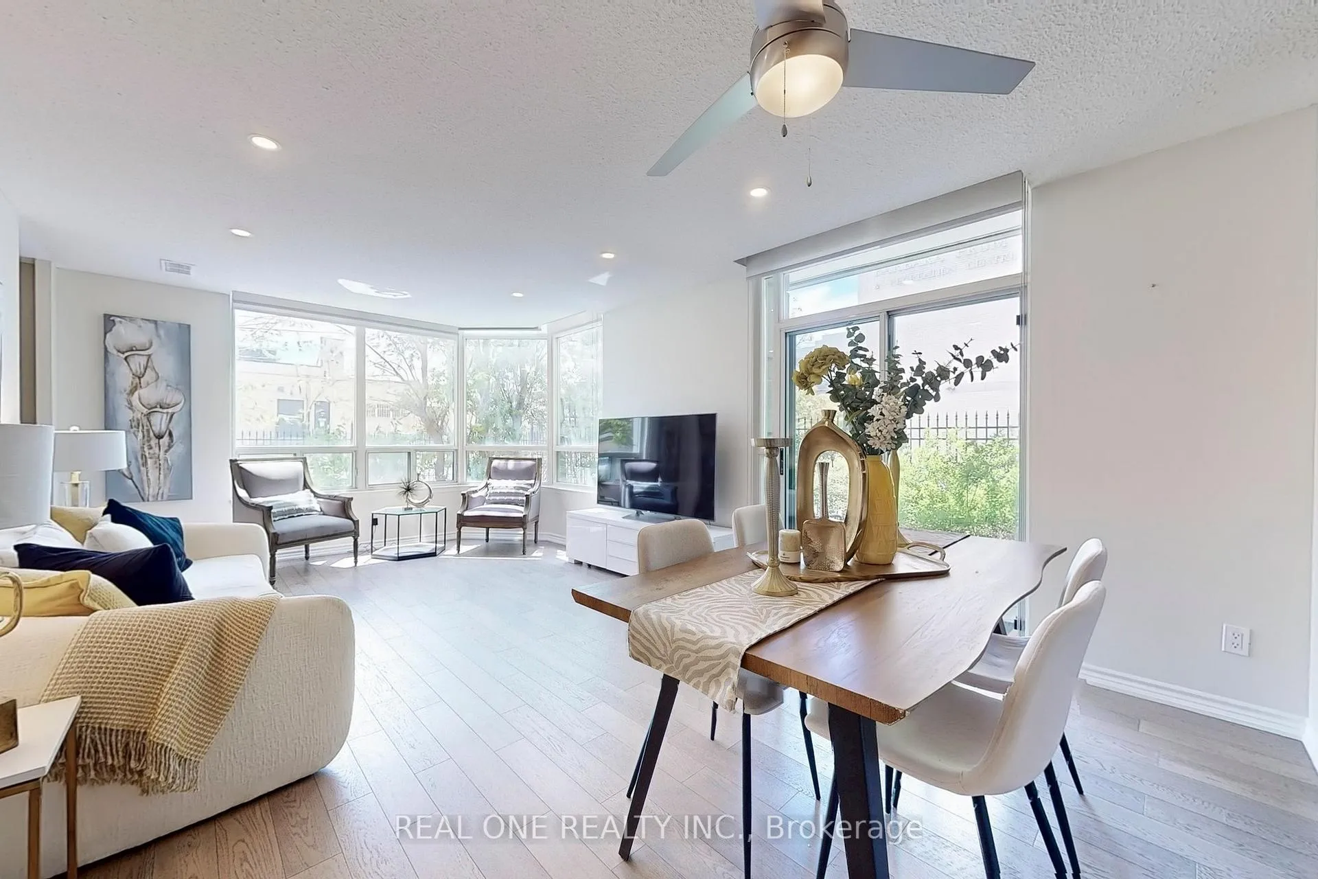 Photo 11 of Unit 101, 8 Covington Road, Toronto, Englemount-Lawrence — HOMEH