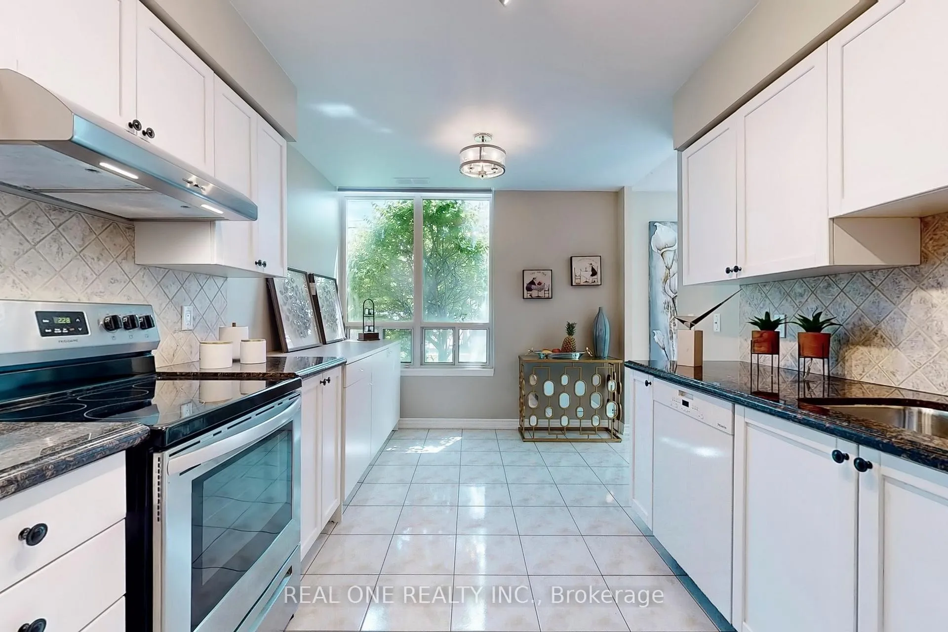 Photo 13 of Unit 101, 8 Covington Road, Toronto, Englemount-Lawrence — HOMEH