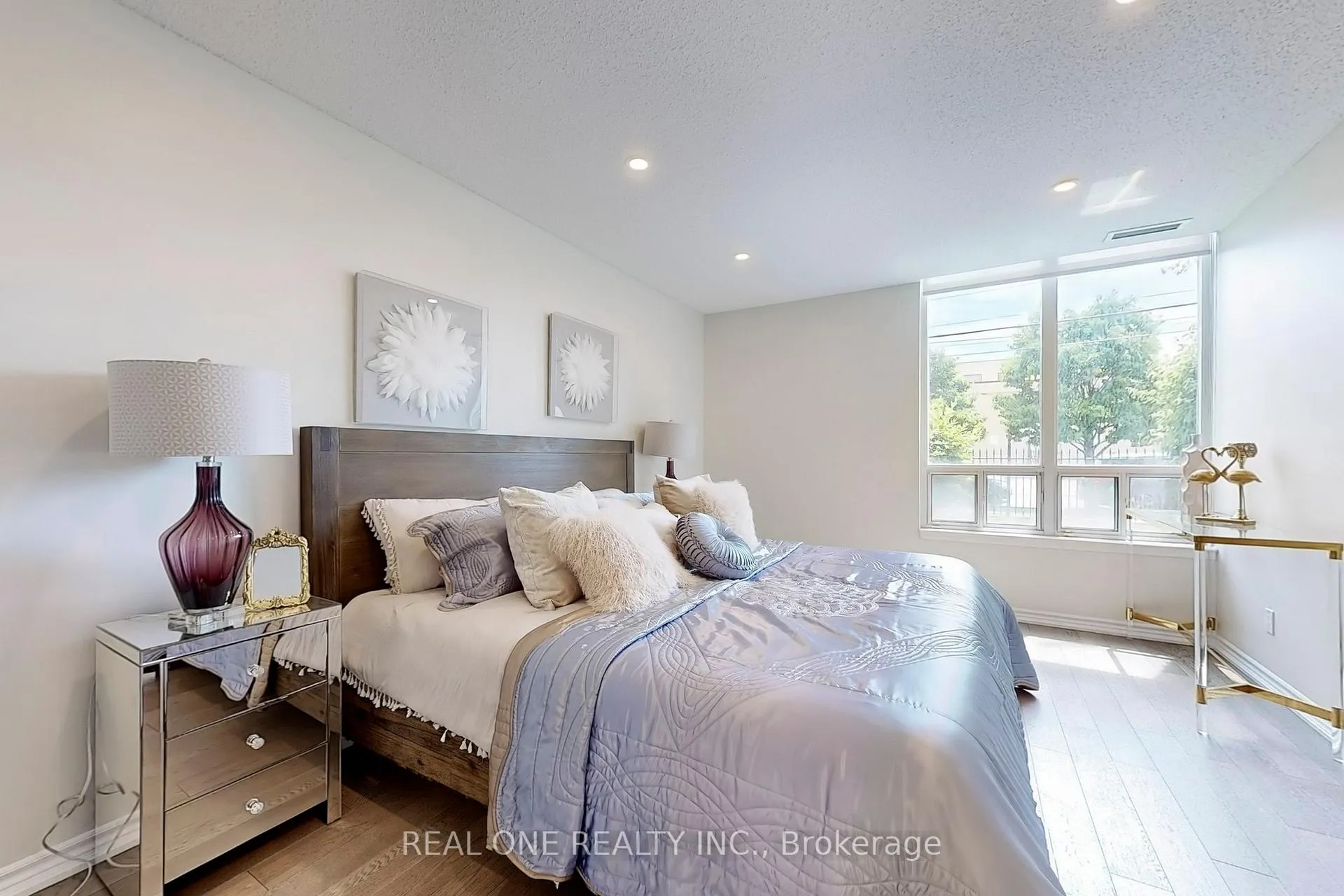 Photo 18 of Unit 101, 8 Covington Road, Toronto, Englemount-Lawrence — HOMEH