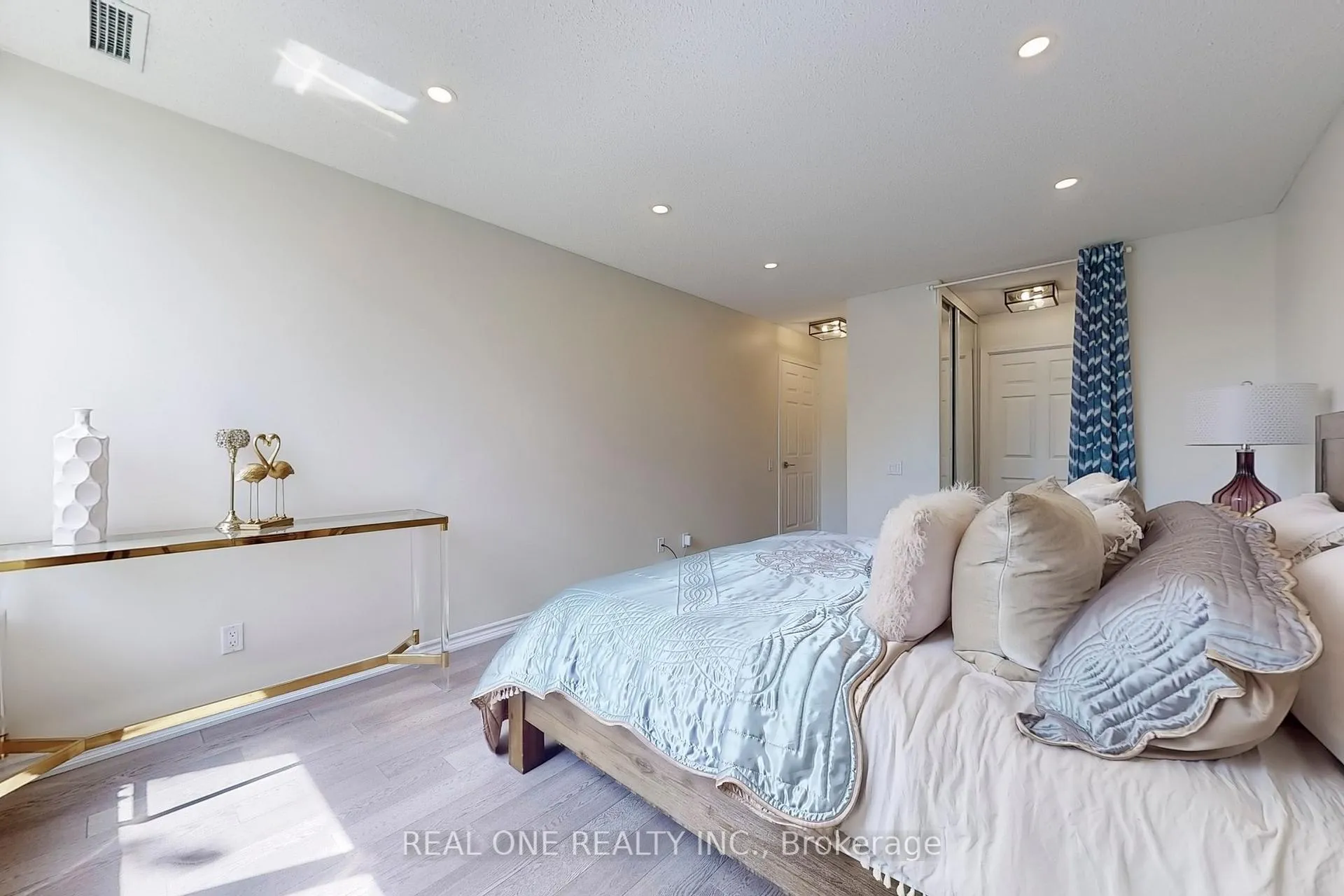 Photo 20 of Unit 101, 8 Covington Road, Toronto, Englemount-Lawrence — HOMEH