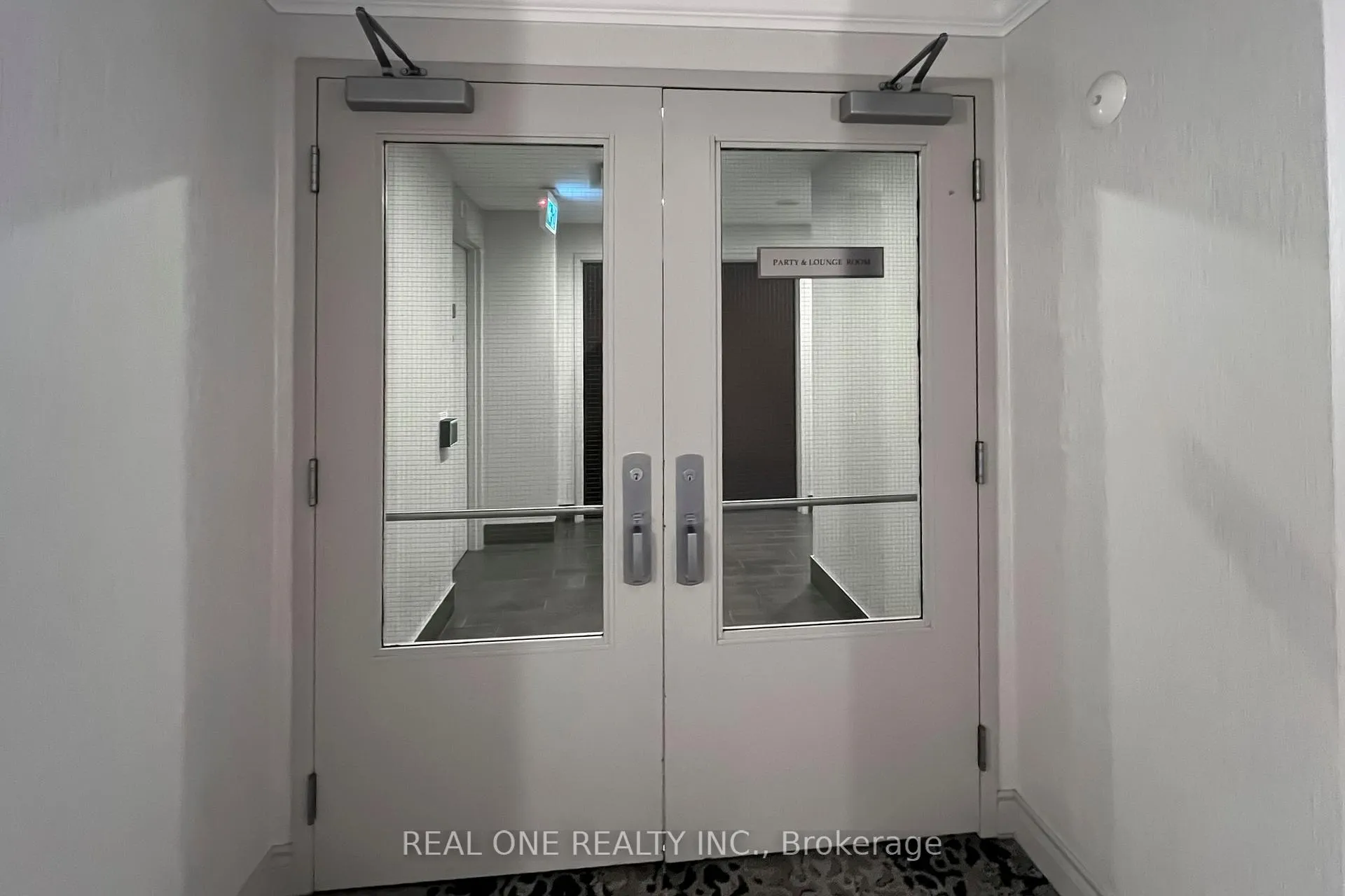Photo 32 of Unit 101, 8 Covington Road, Toronto, Englemount-Lawrence — HOMEH
