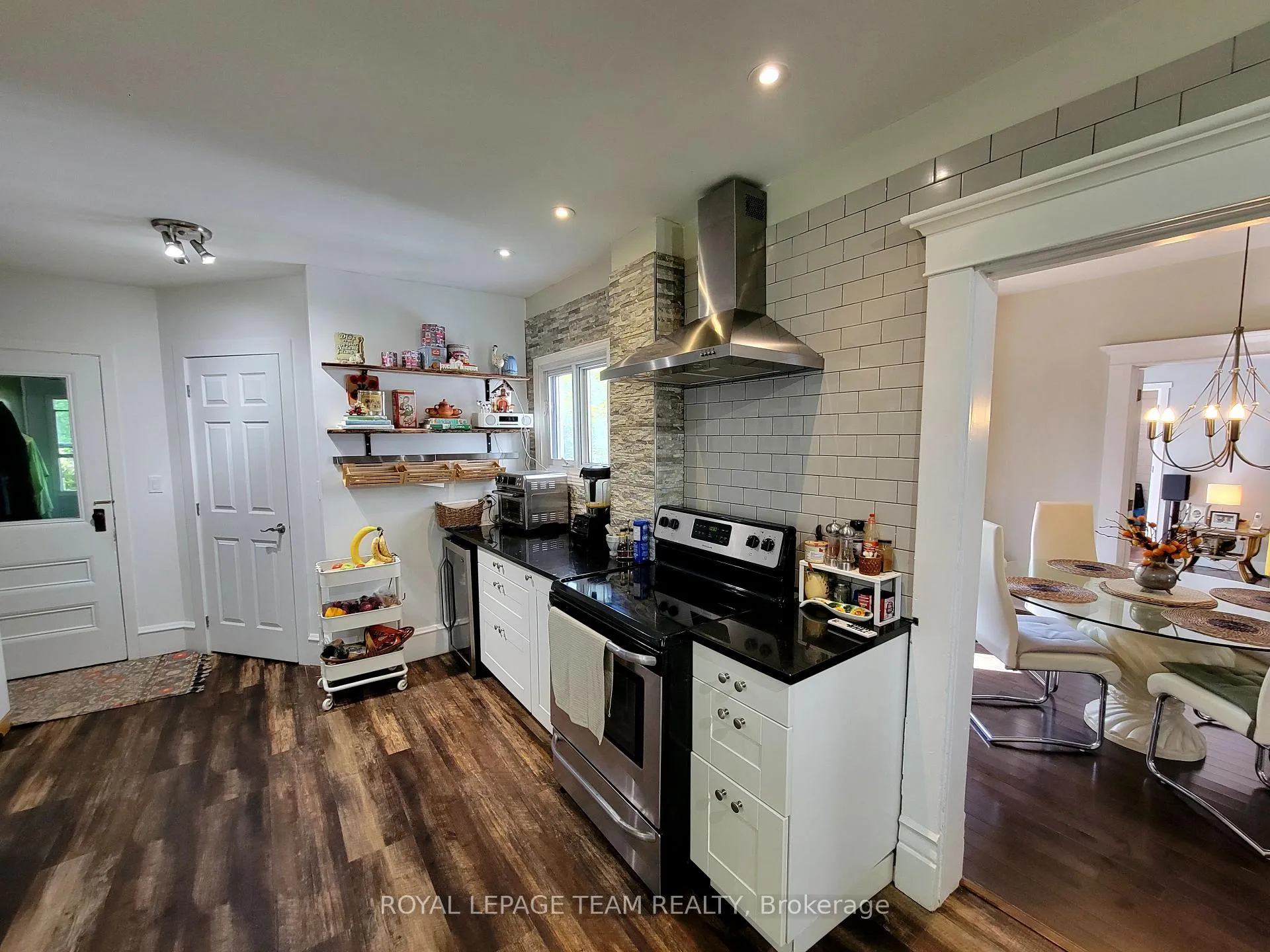 Photo 6 of 16 Peter Street S, North Glengarry, Maxville — HOMEH