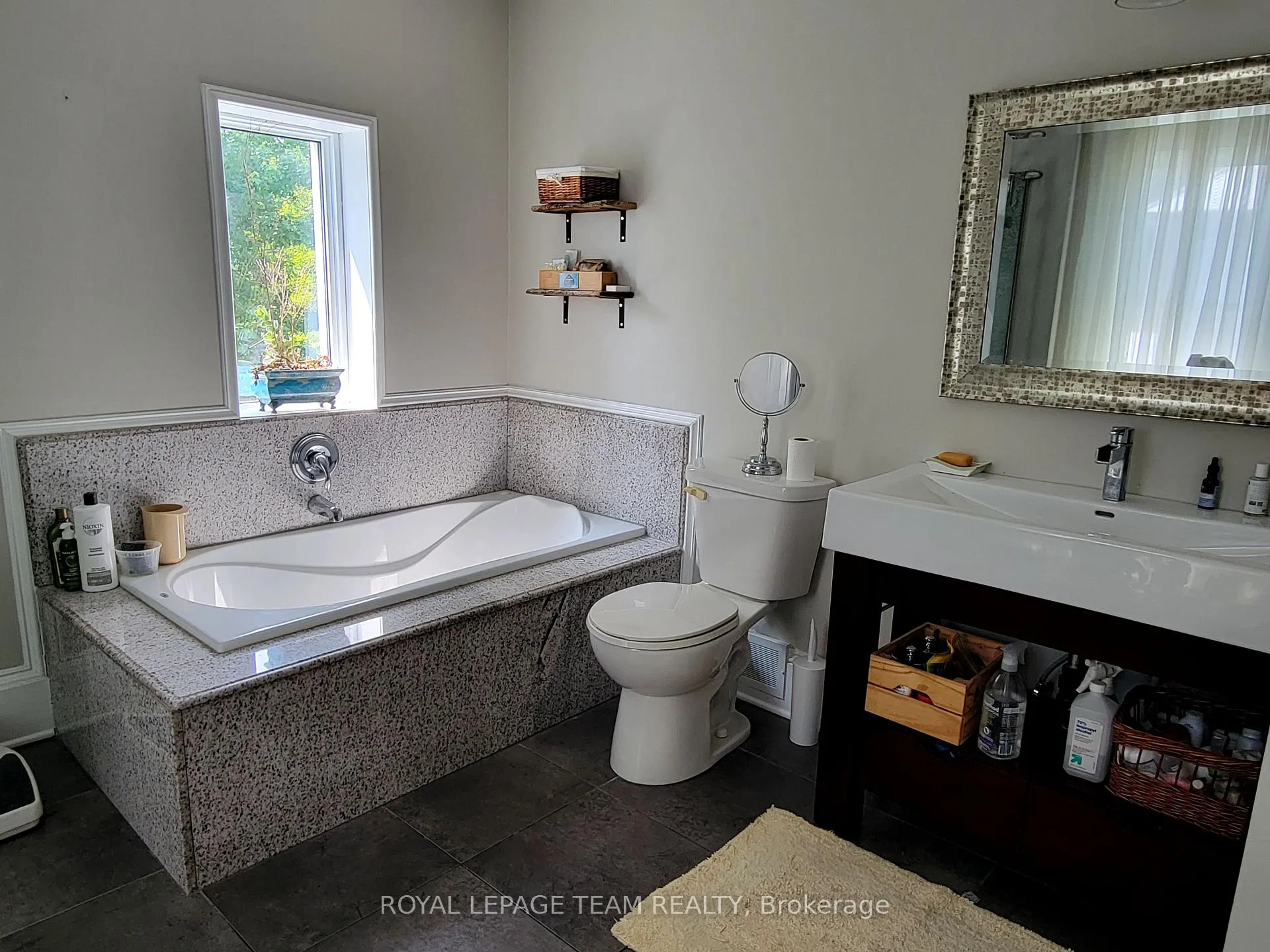 Photo 18 of 16 Peter Street S, North Glengarry, Maxville — HOMEH