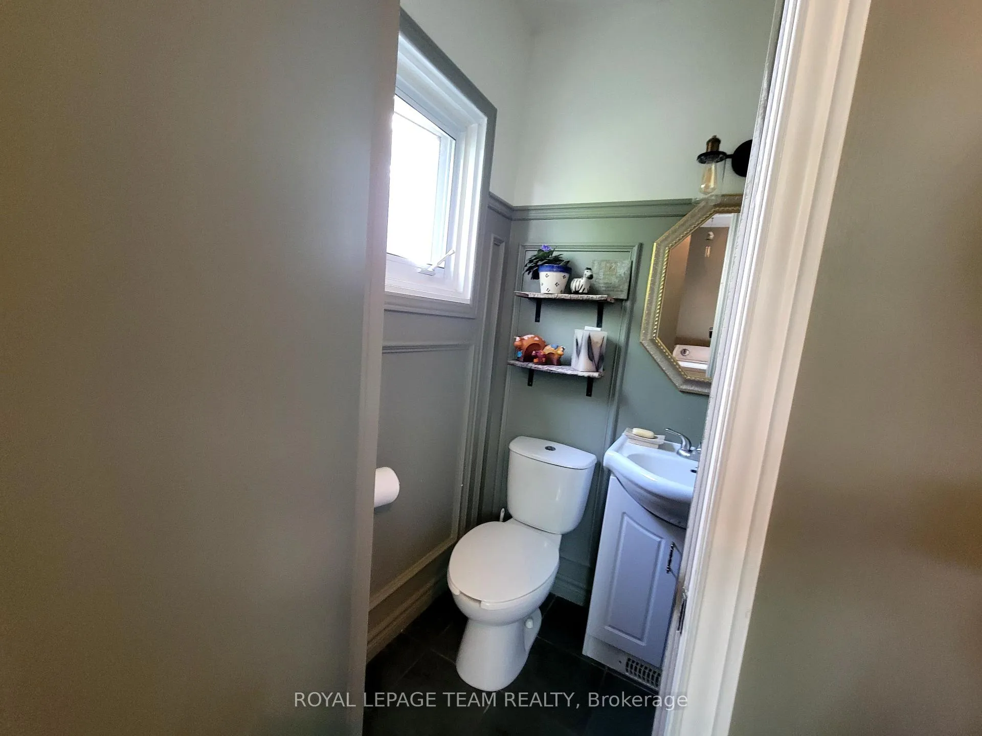 Photo 19 of 16 Peter Street S, North Glengarry, Maxville — HOMEH