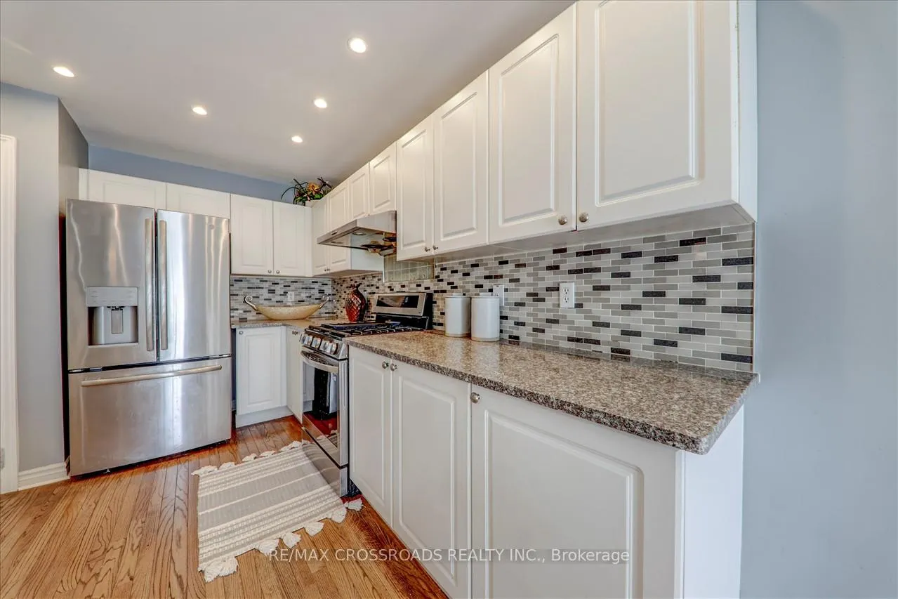 Photo 14 of 32 Dart Court, Clarington, Bowmanville — HOMEH