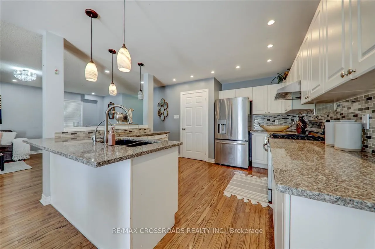 Photo 15 of 32 Dart Court, Clarington, Bowmanville — HOMEH